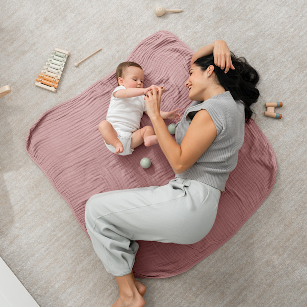 Comfy Cubs 6-Layer Cotton Muslin Baby Blanket.