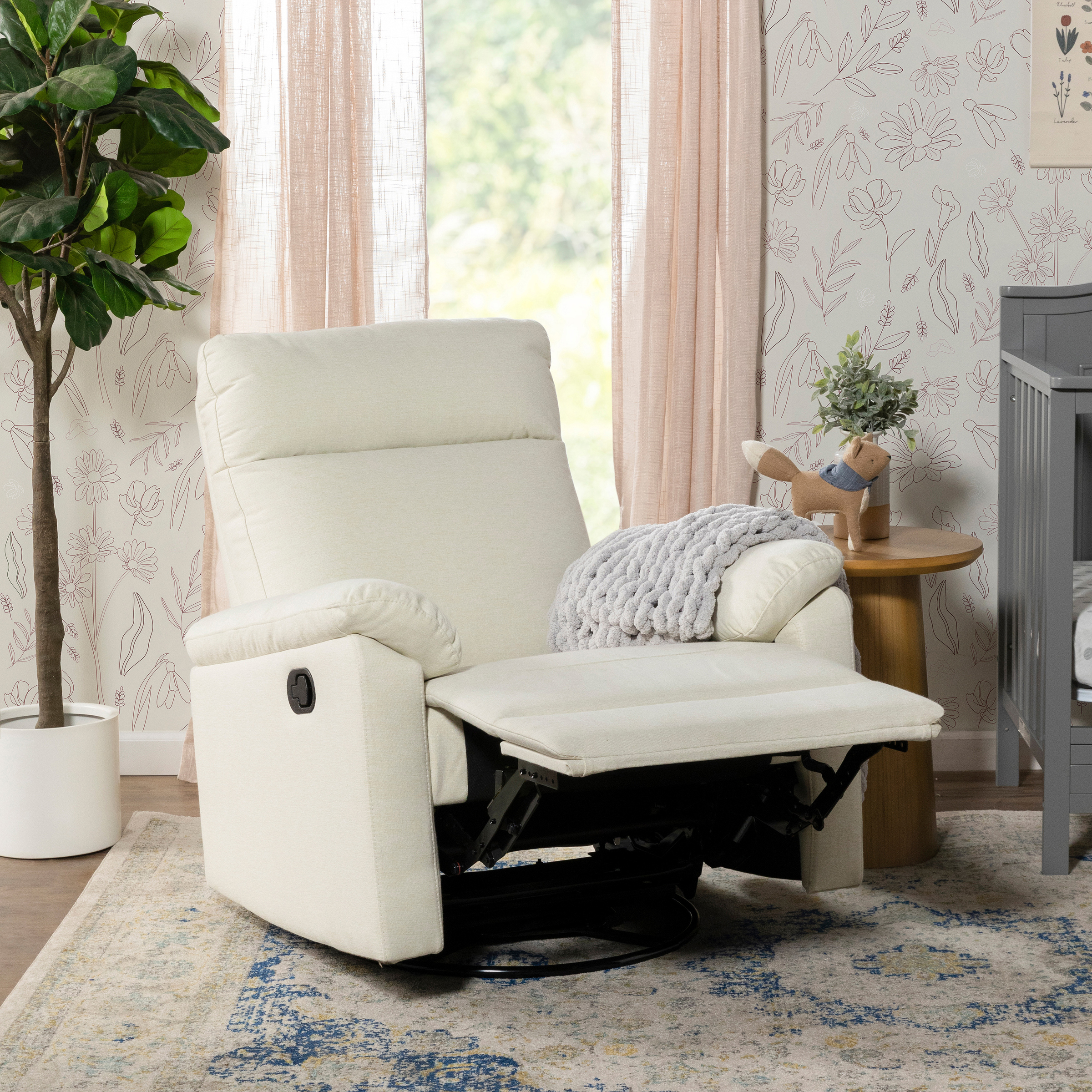 daVinci Suzy Manual Recliner and Swivel Glider - Vanilla.