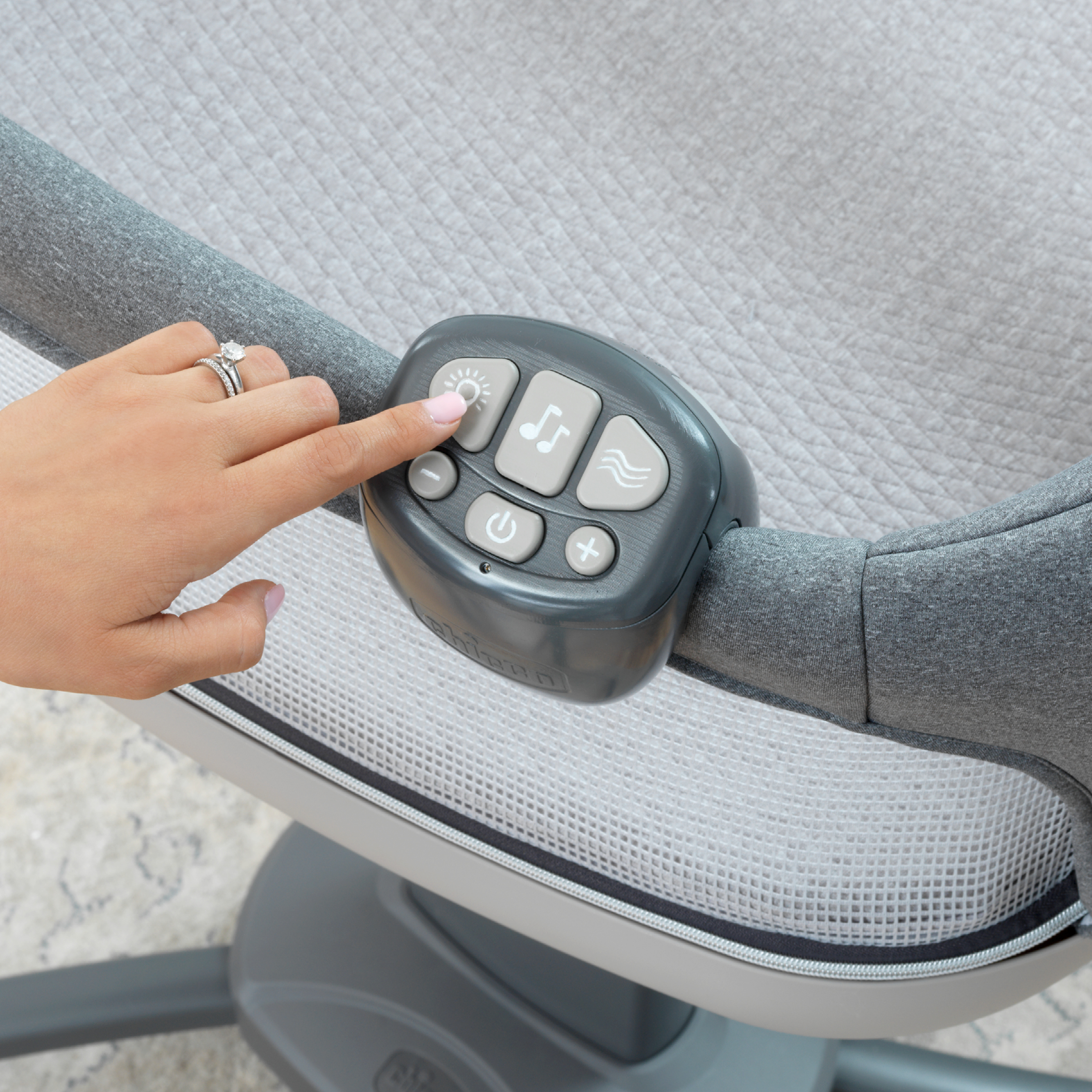 chicco bedside bassinet