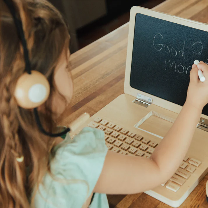 Wonder & Wise Unplugged Laptop.