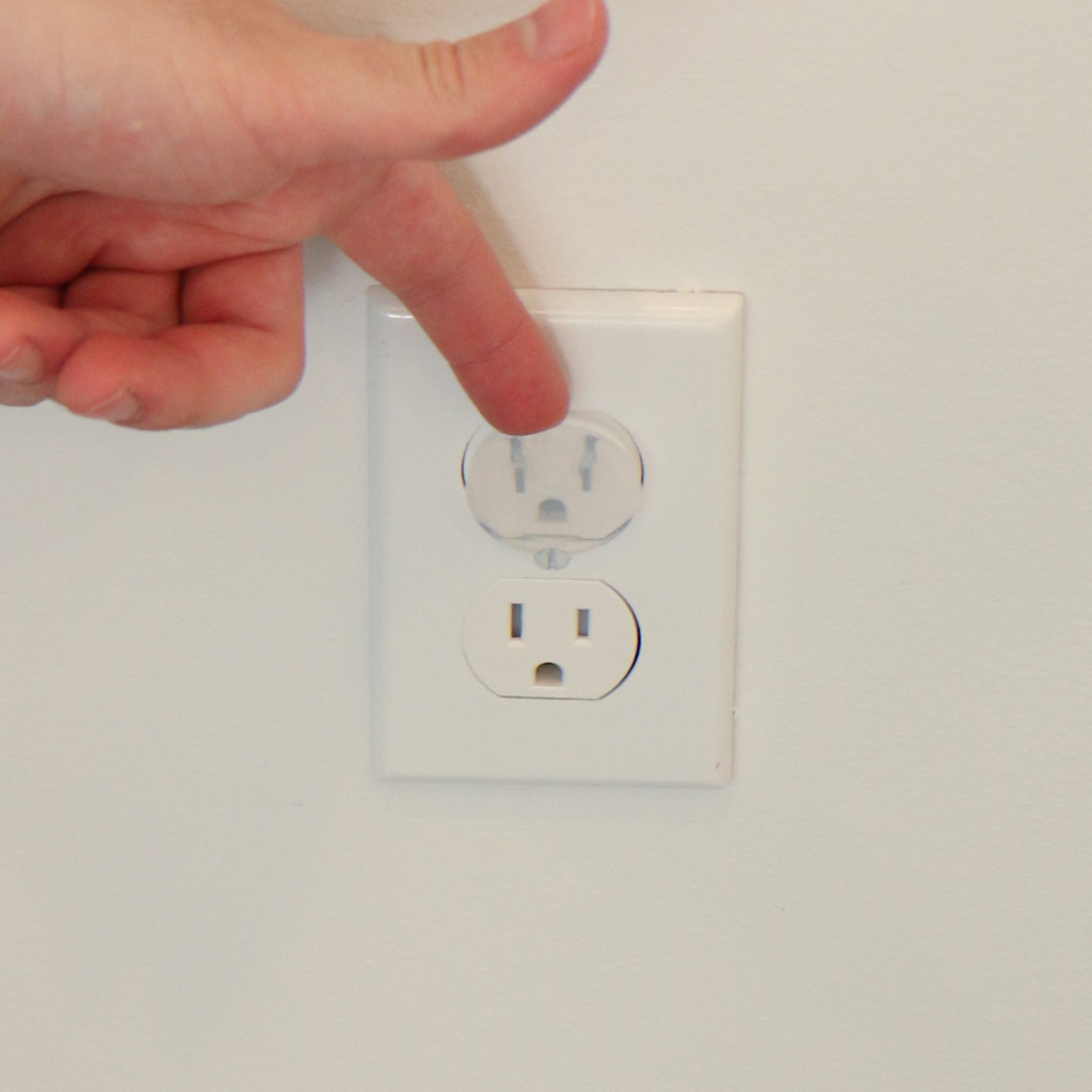 Jool Baby Outlet Plug Covers (32 Pack) - Clear.