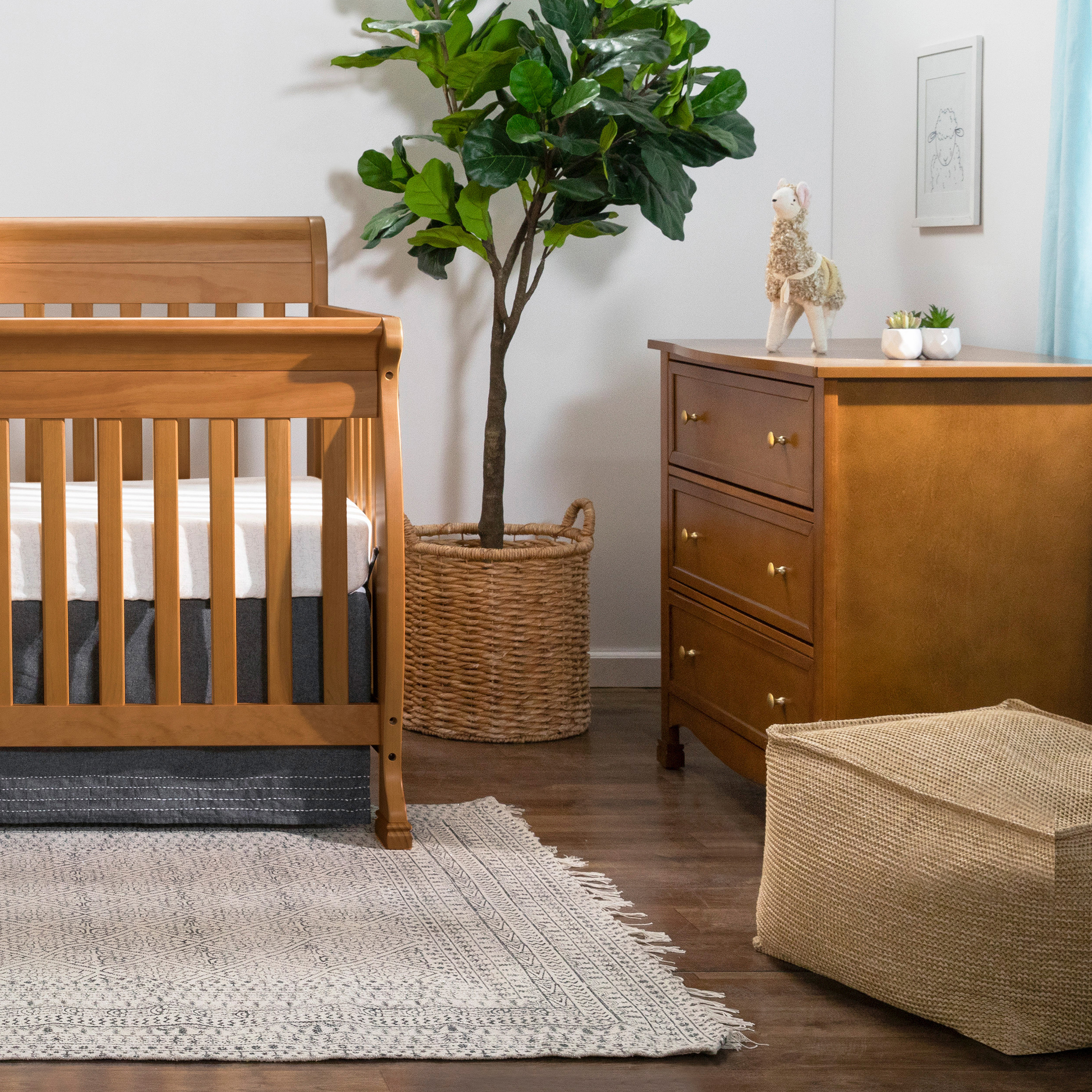 daVinci Kalani 3-Drawer Dresser - Chestnut.