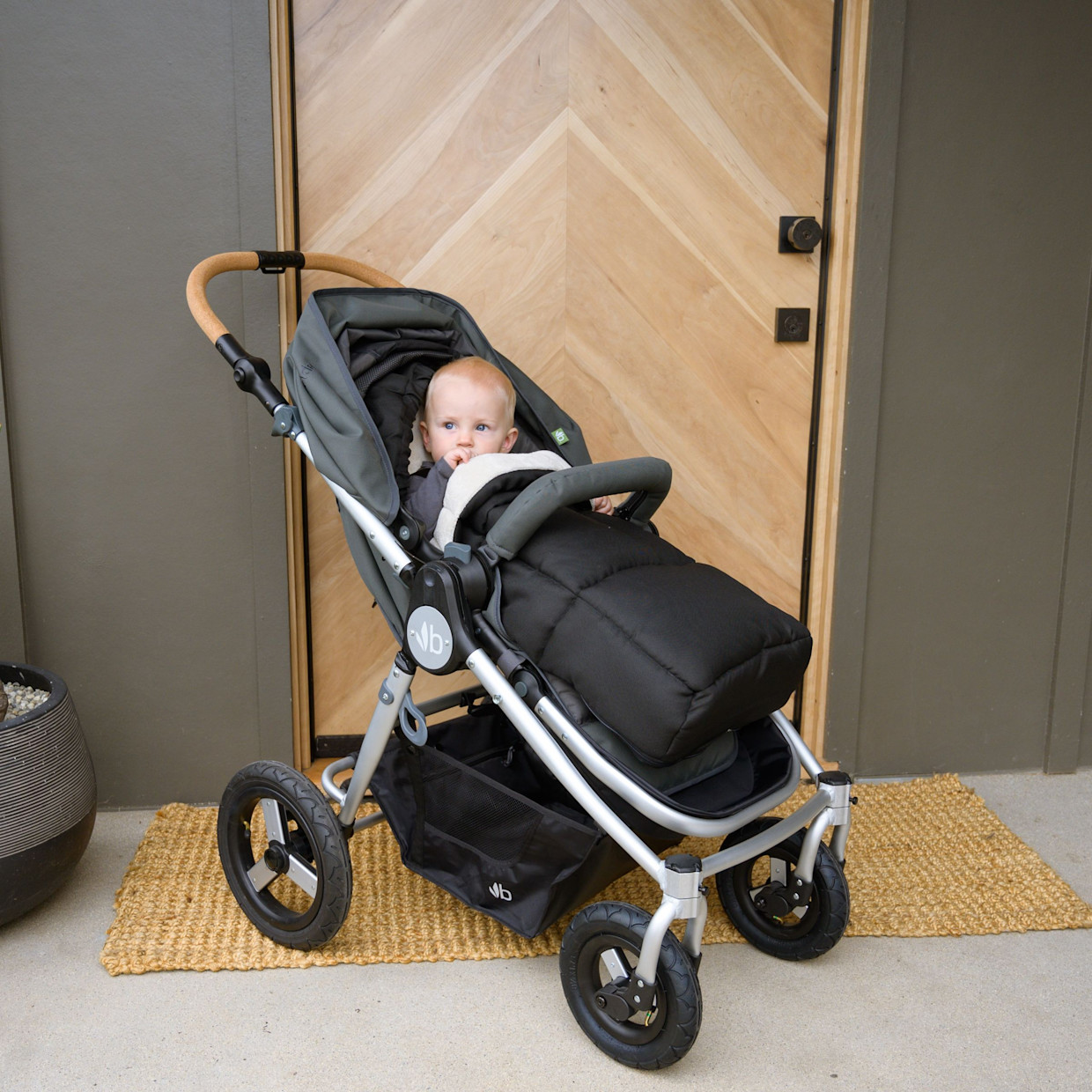 Bumbleride Cold Weather Footmuff - Matte Black.