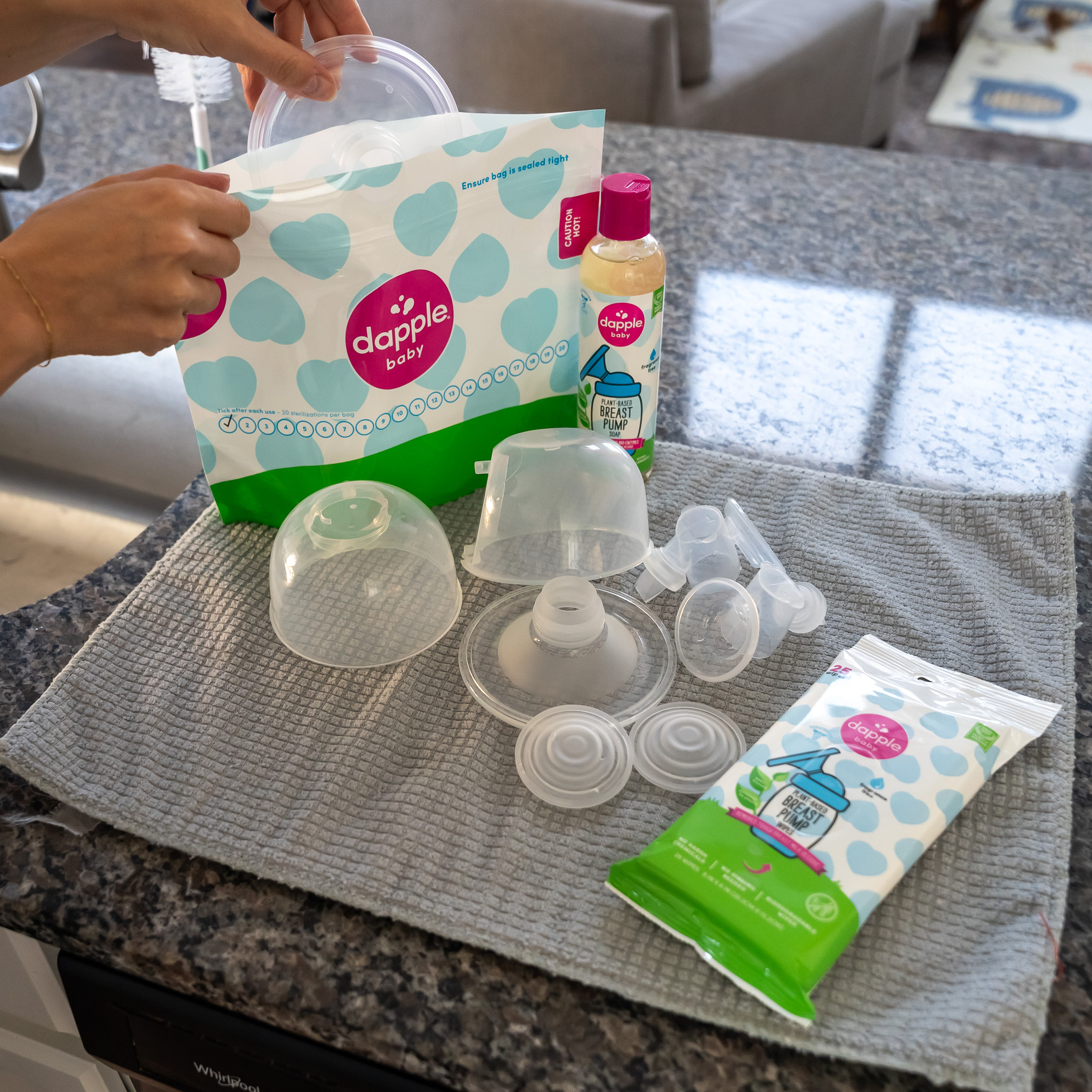 Dapple Breast Pump Cleaning Essentials Gift Set.