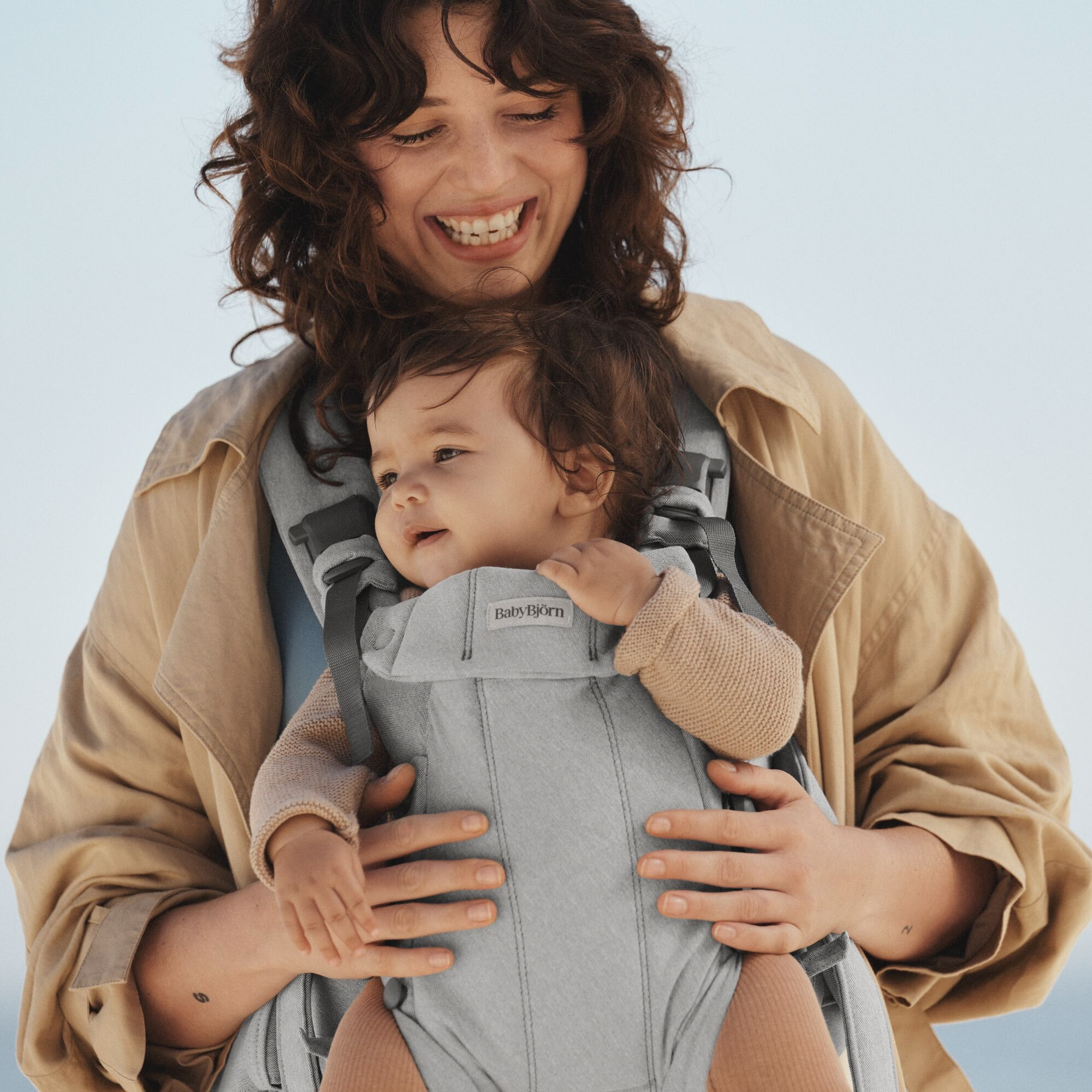 BabyBjörn Baby Carrier Harmony - Light Gray Melange.