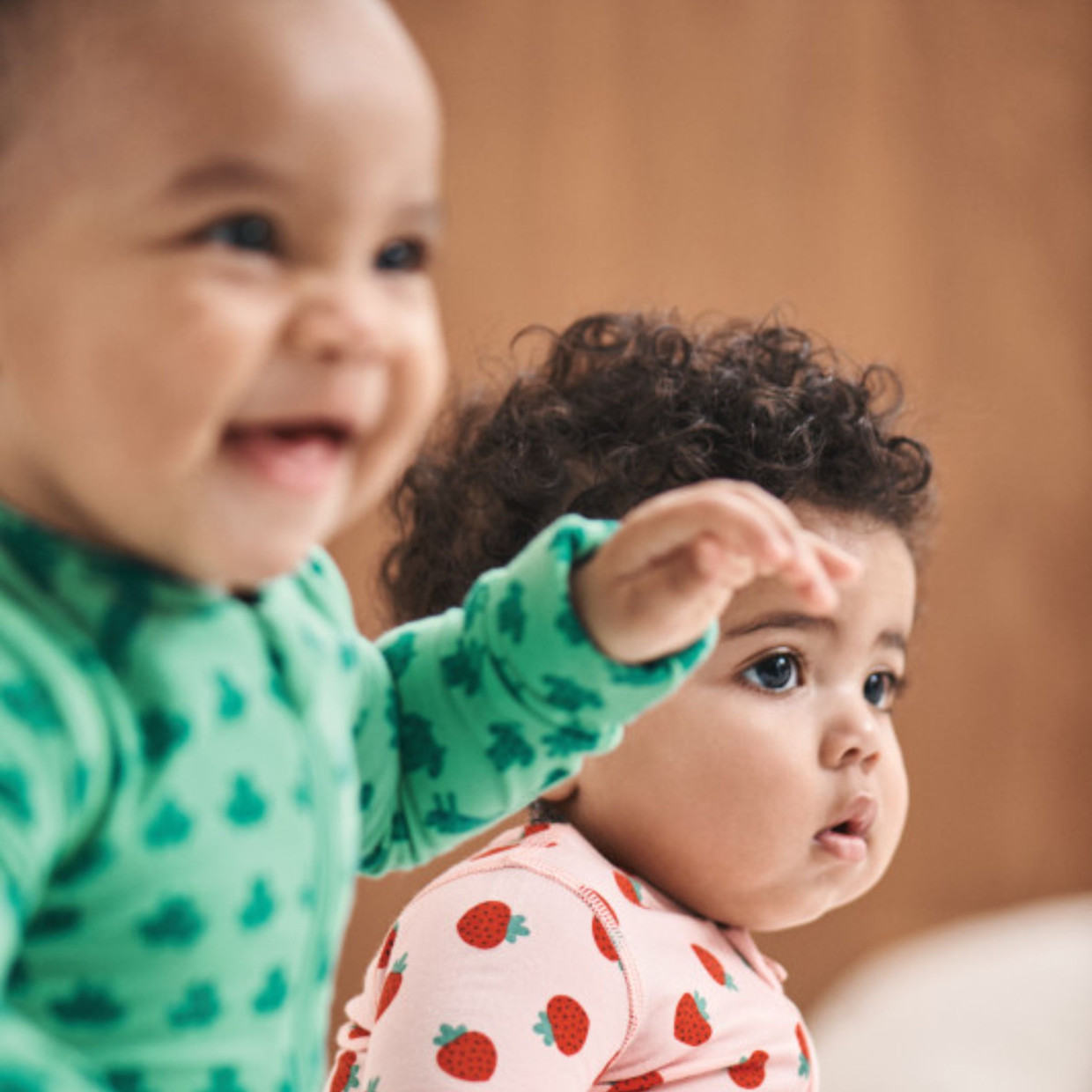 Hanna Andersson Baby 2-Way Zip Sleeper in HannaSoft - Mini Ribbit, 0-3 M.