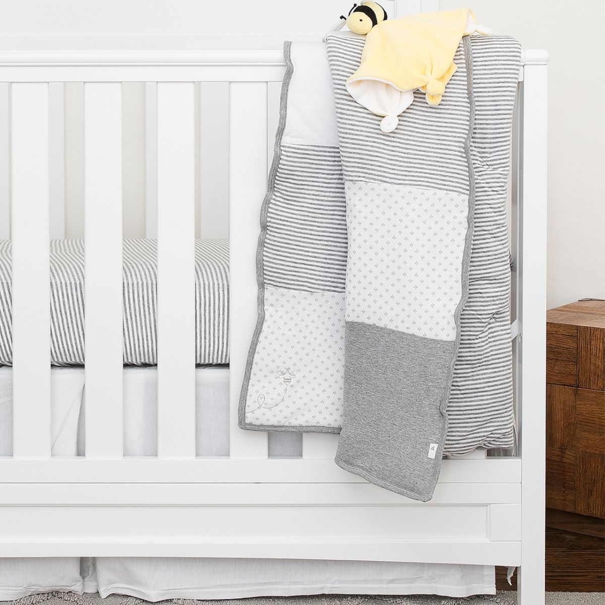 Burt's Bees Baby Organic Reversible Quilt Blanket Heather Grey Dottie