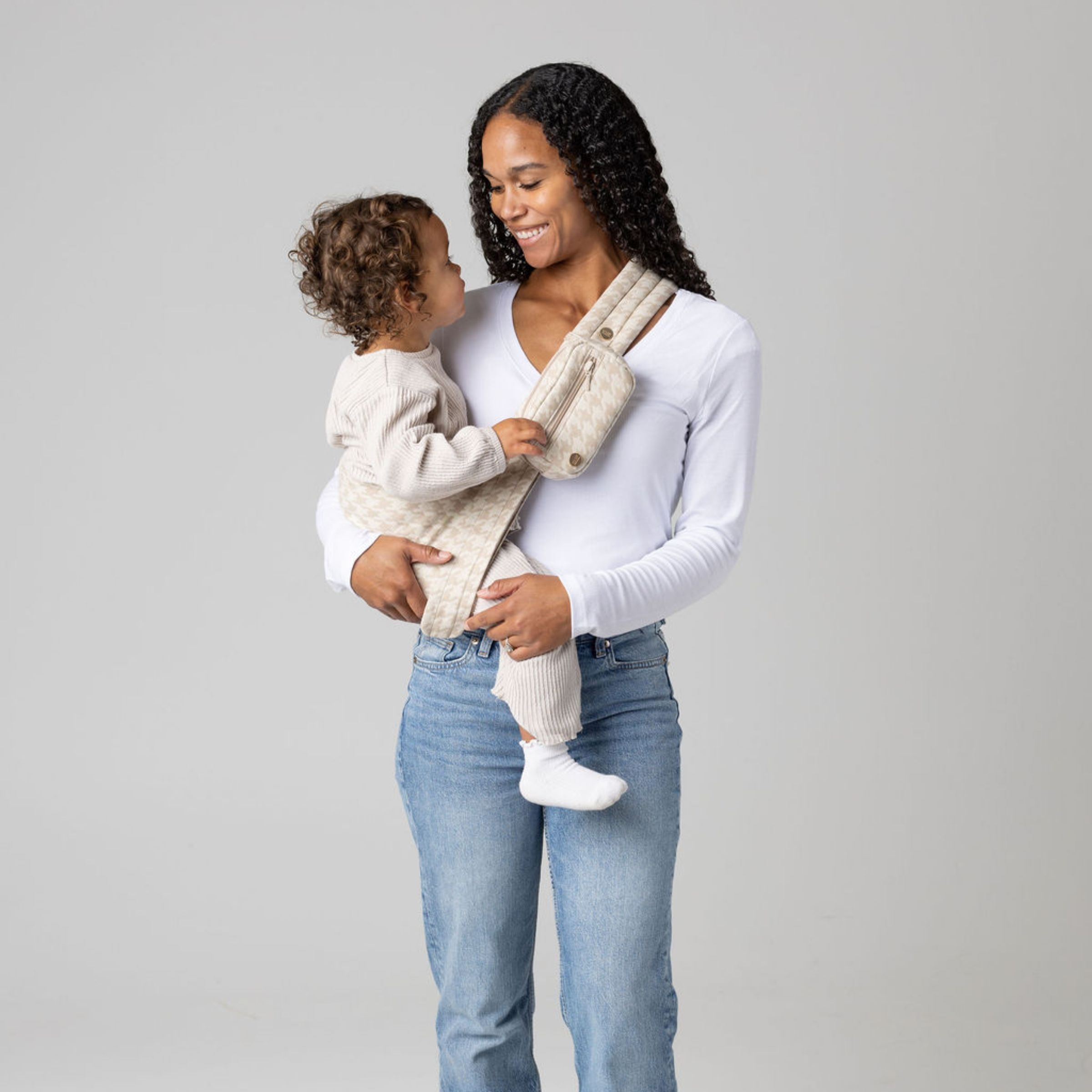 MABĒ The Monarch Accessory Bag - Houndstooth.