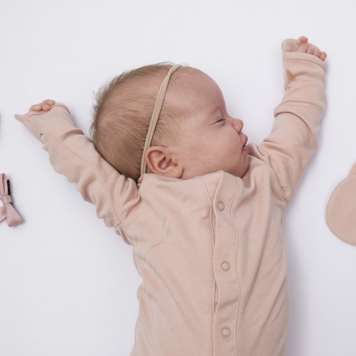 Goumi Kids 24hr Convertible Sleeper Baby Gown - Rose, 0-3 M.