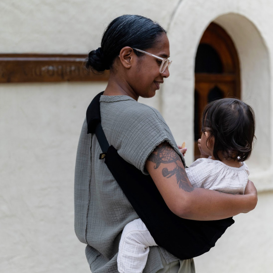 Wildride Toddler Carrier - Black.