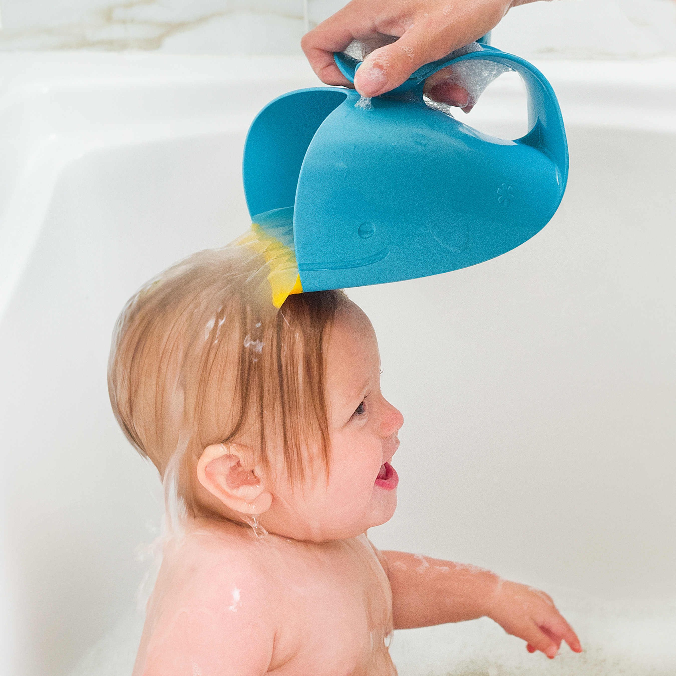 moby waterfall bath rinser
