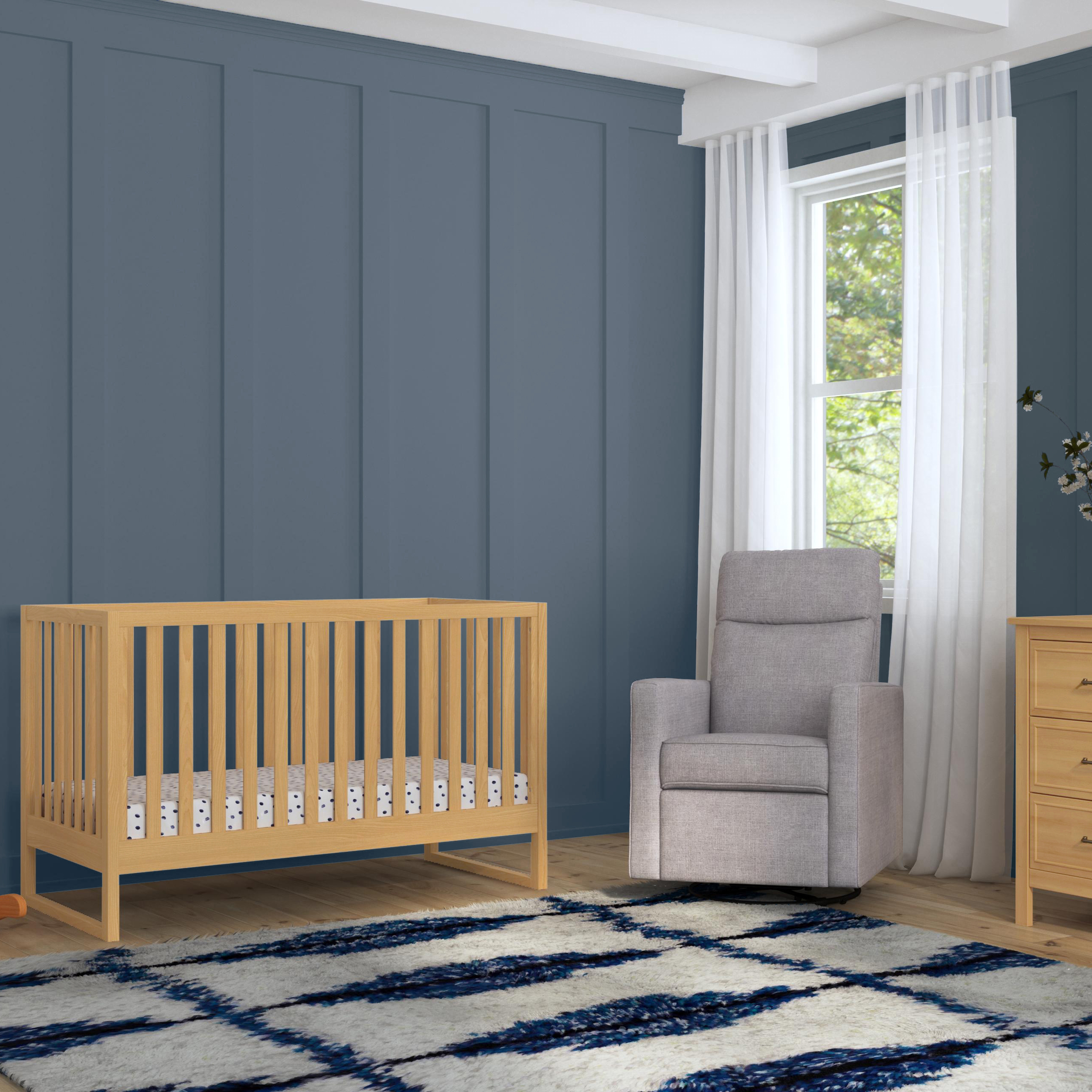 daVinci Hunter 3-in-1 Convertible Crib - Honey.