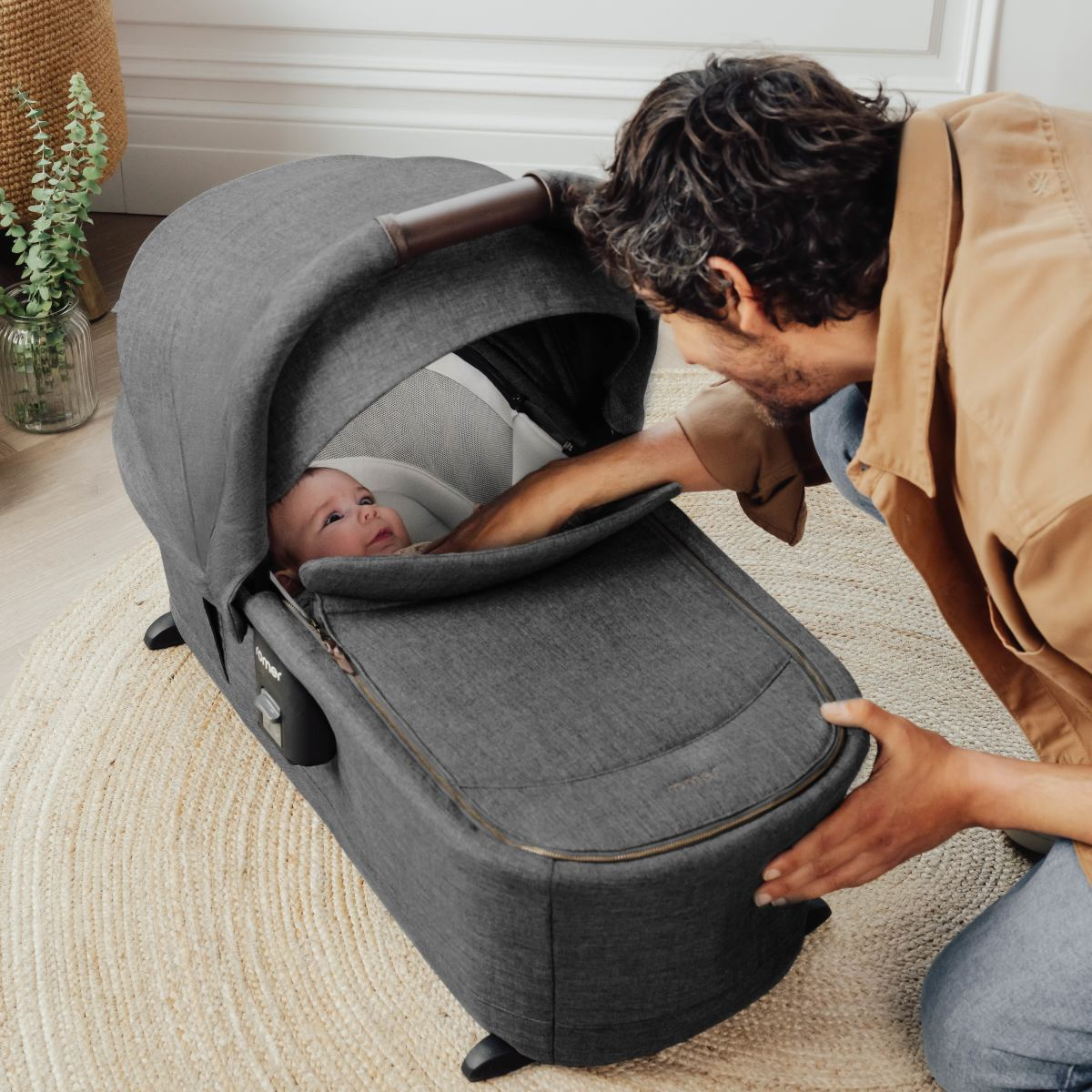 Romer Sera Bassinet for Tura Stroller - Peppercorn.