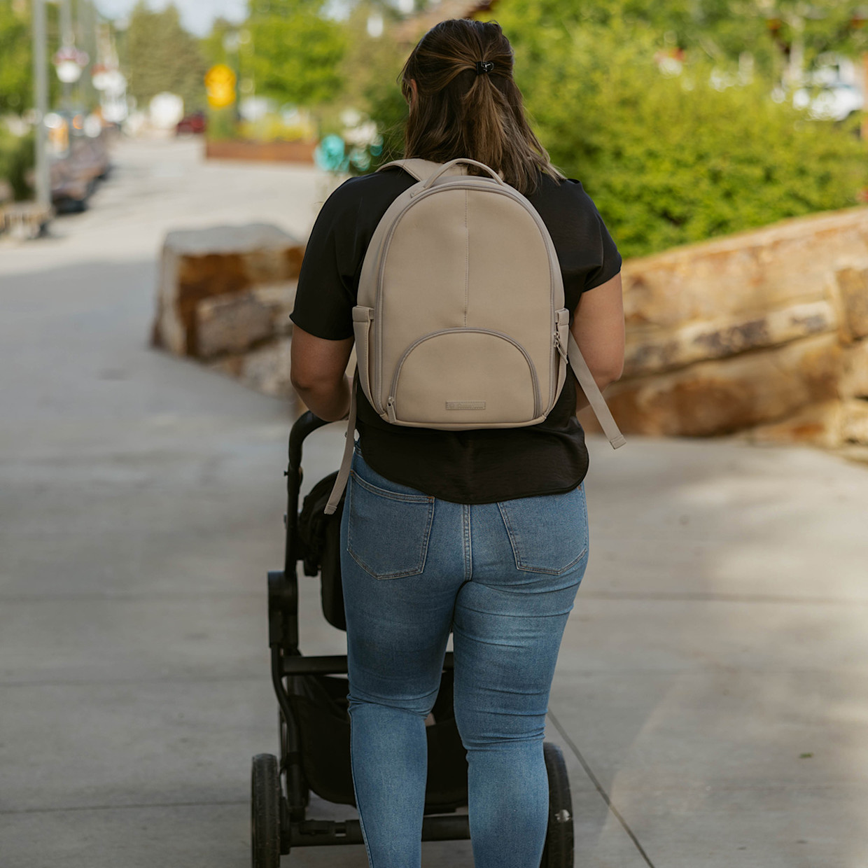 Parker Baby Co. Drift Lite Diaper Backpack - Llama.