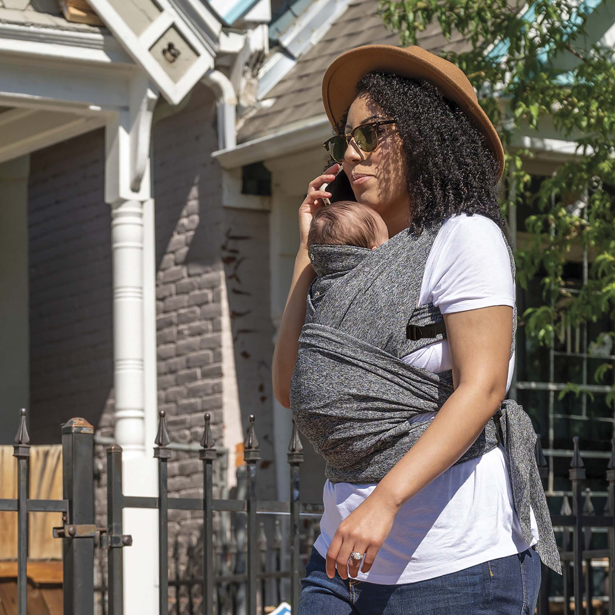 Boppy ComfyFit Adjust Hybrid Baby Carrier.