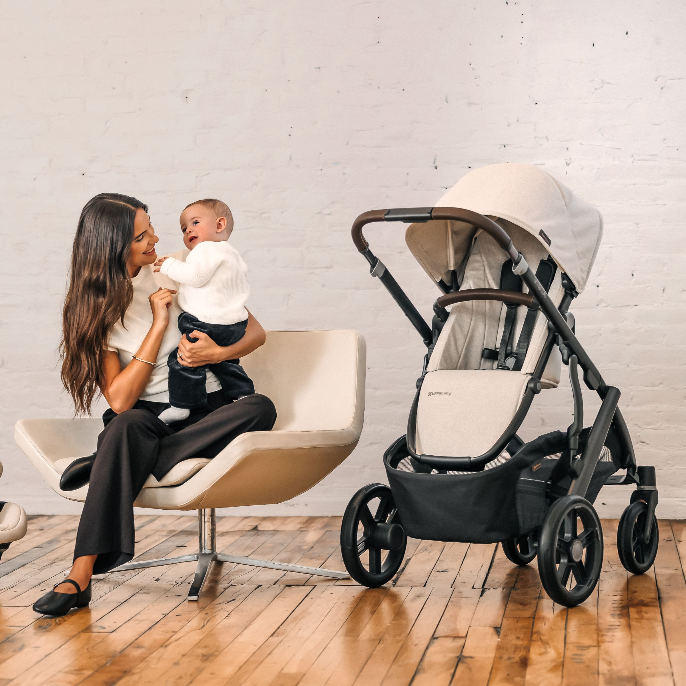 UPPAbaby Vista V3 Stroller & Aria V2 Lightweight Infant Car Seat Travel System.
