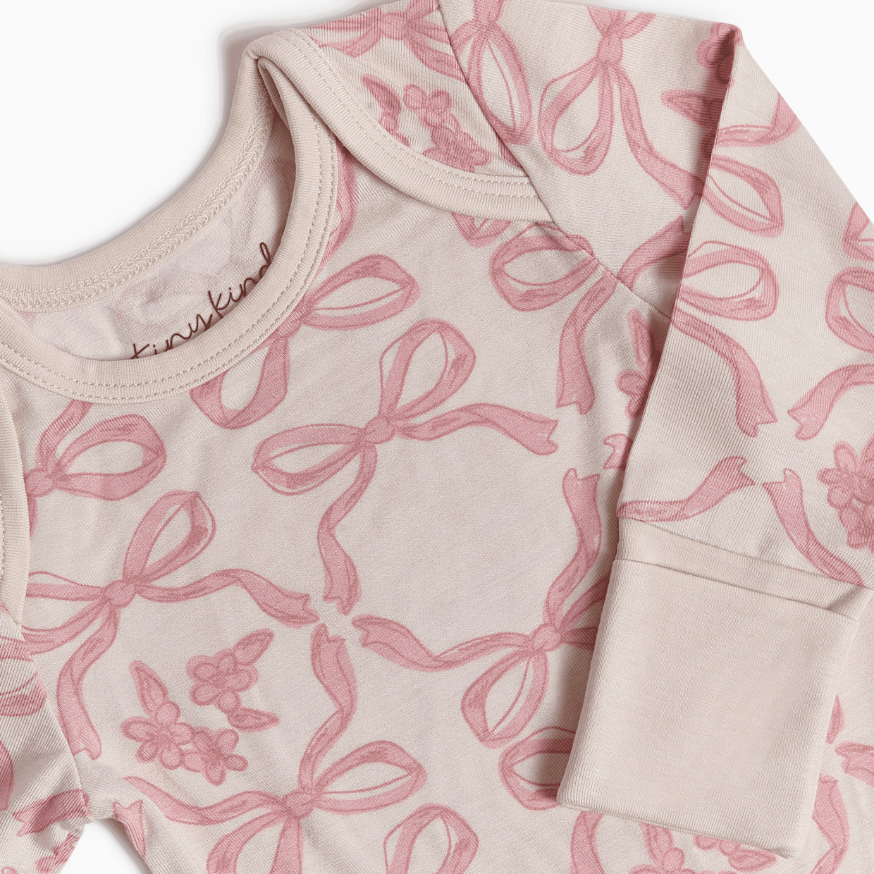 Tiny Kind Bamboo Viscose 3-Piece Outfit Set-Long Sleeve Bodysuit, Pants & Bib - Pink Bows, Nb.