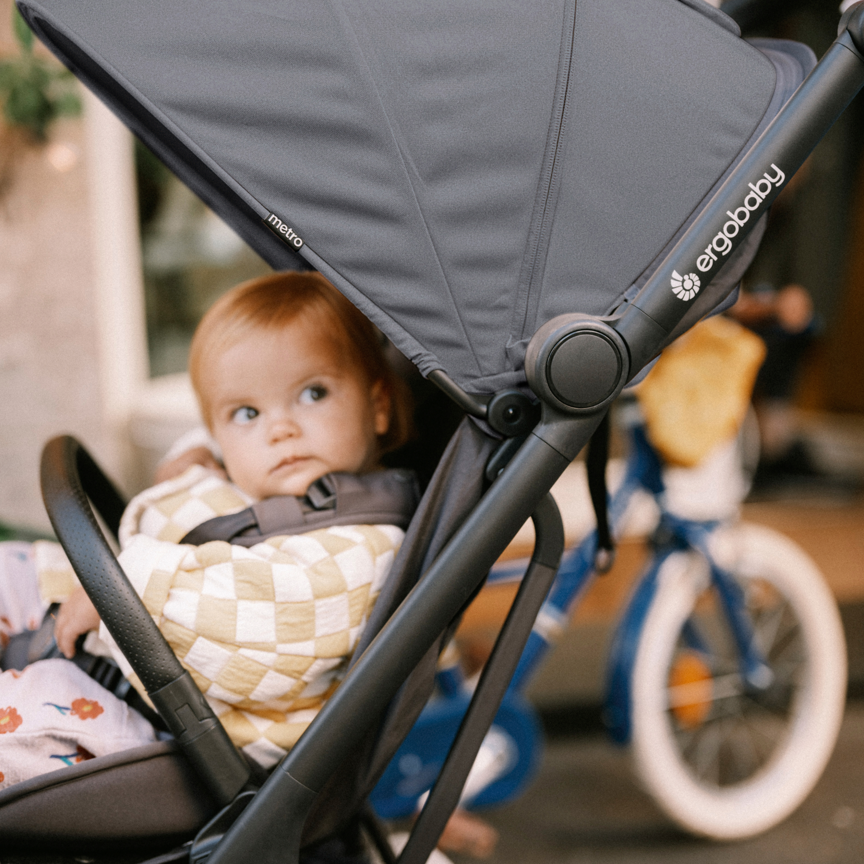 Ergobaby Metro 3 Compact Stroller - Onyx Black.