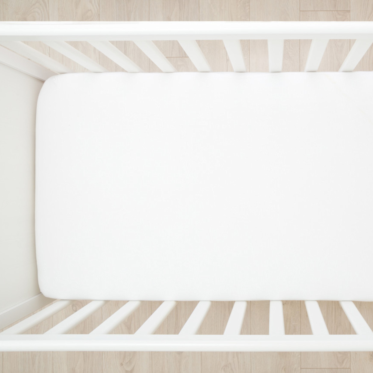 Honest Baby Clothing Organic Cotton Fitted Crib Sheet - White.