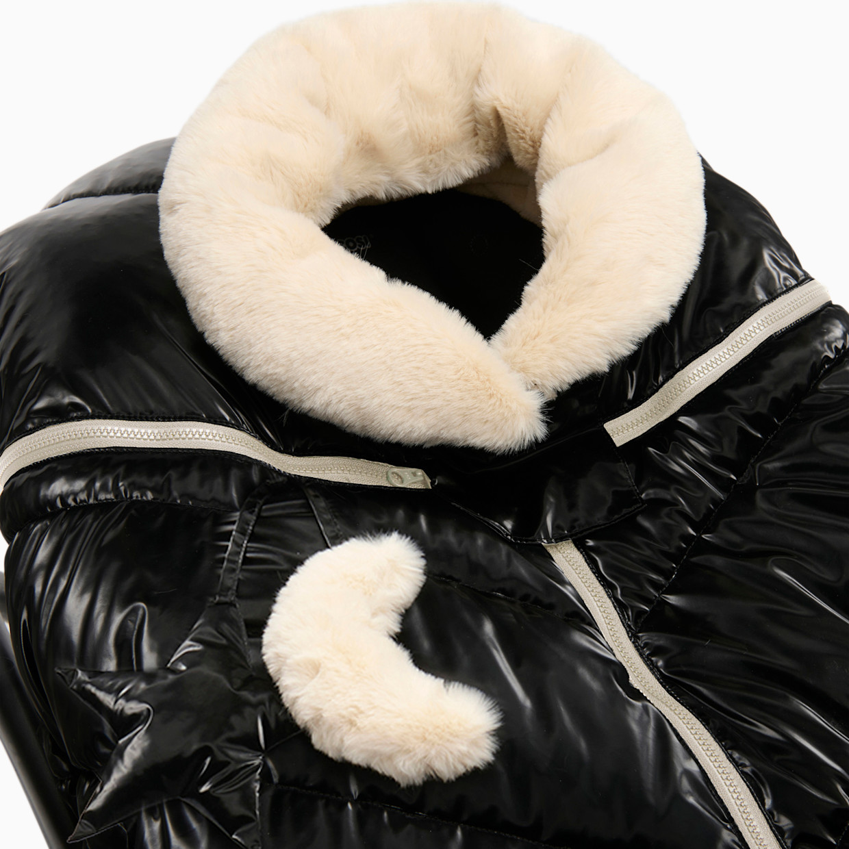 7AM Enfant Car Seat Cocoon - Black Liquid Shine/Arctic White Faux Fur.