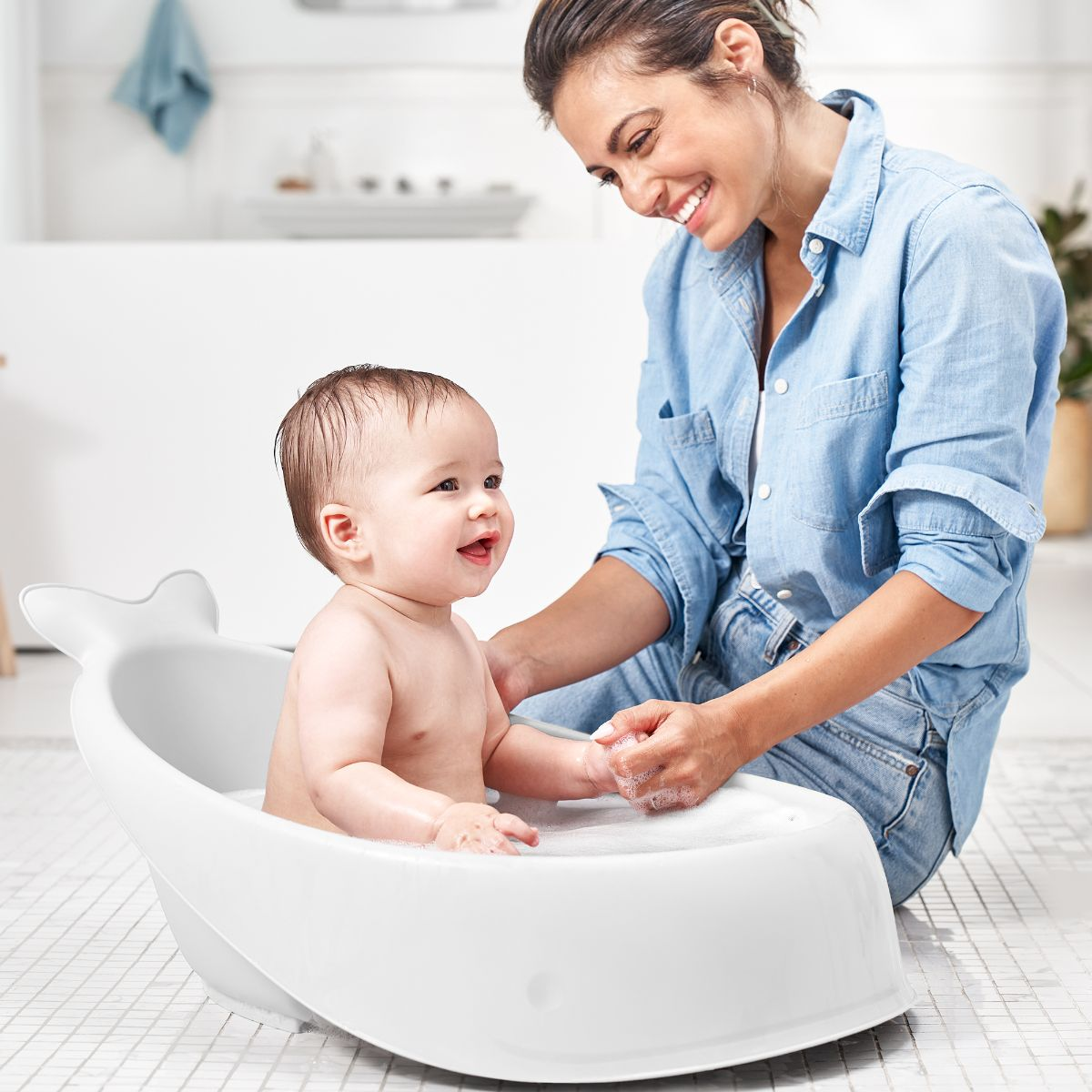 Skip Hop Skip Hop x Babylist Moby White Smart Sling 3 Stage Bath Tub