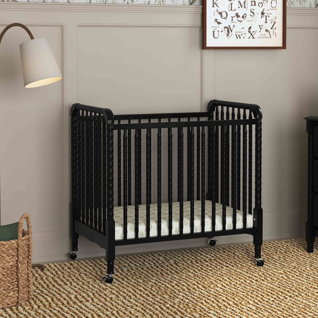 daVinci Jenny Lind 3-in-1 Convertible Mini Crib - Ebony.