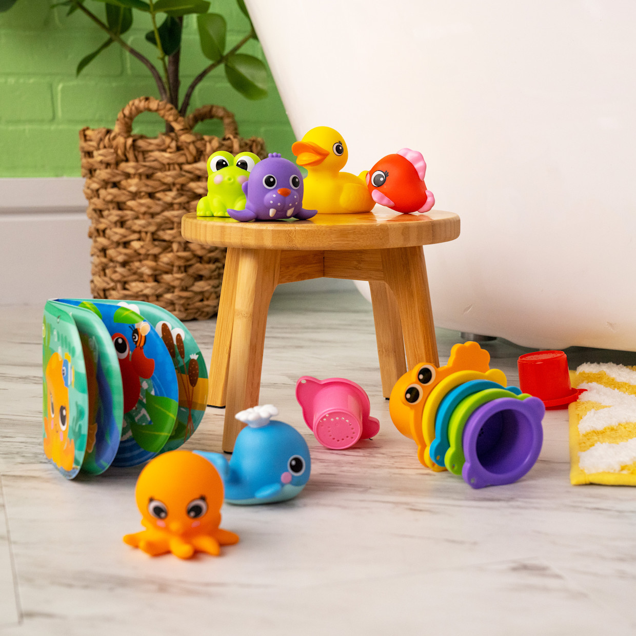 Bright Starts Splash Splash Baby 15pc Bath Toy Gift Set.