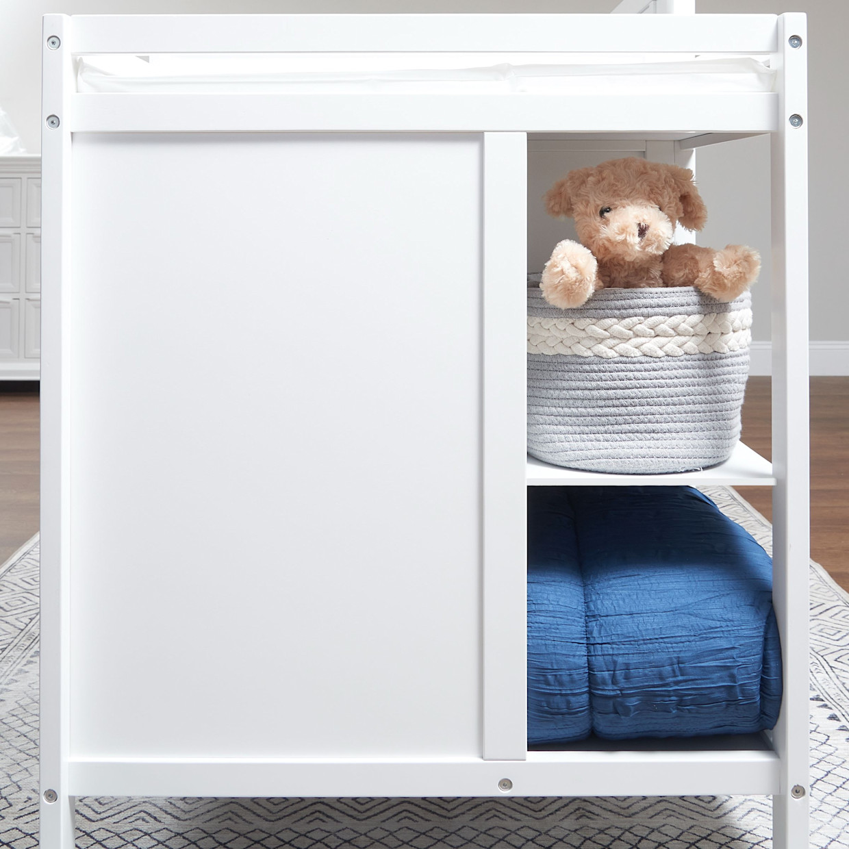 Sorelle Essex Crib & Changer - White.
