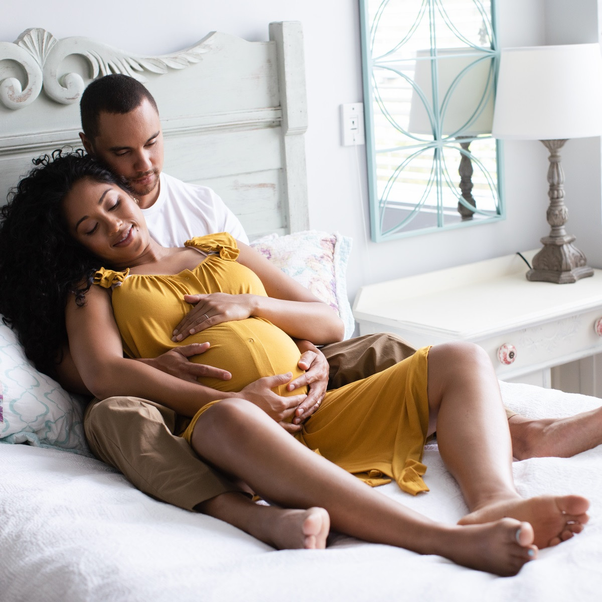 Kindred Bravely Ruffle Strap Labor & Delivery Gown - Honey, X-Small/Small.