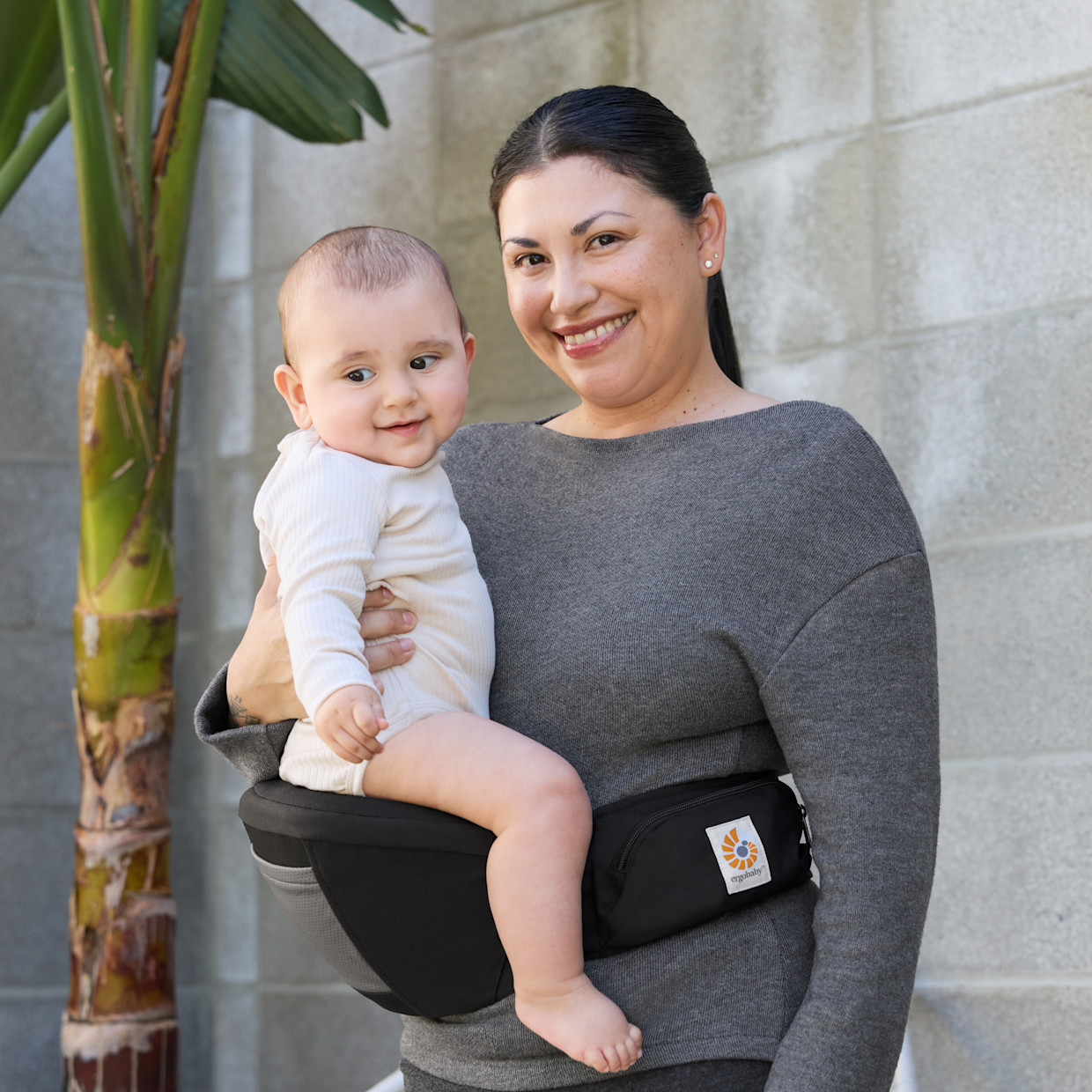 Ergobaby Lift Hip Seat - Onyx Black.