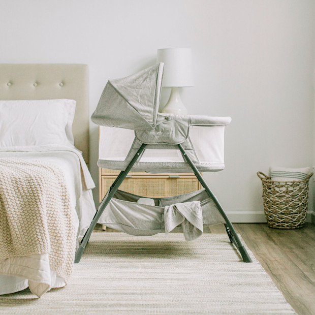 Baby Delight Beside Me Doze Deluxe Bedside Bassinet.