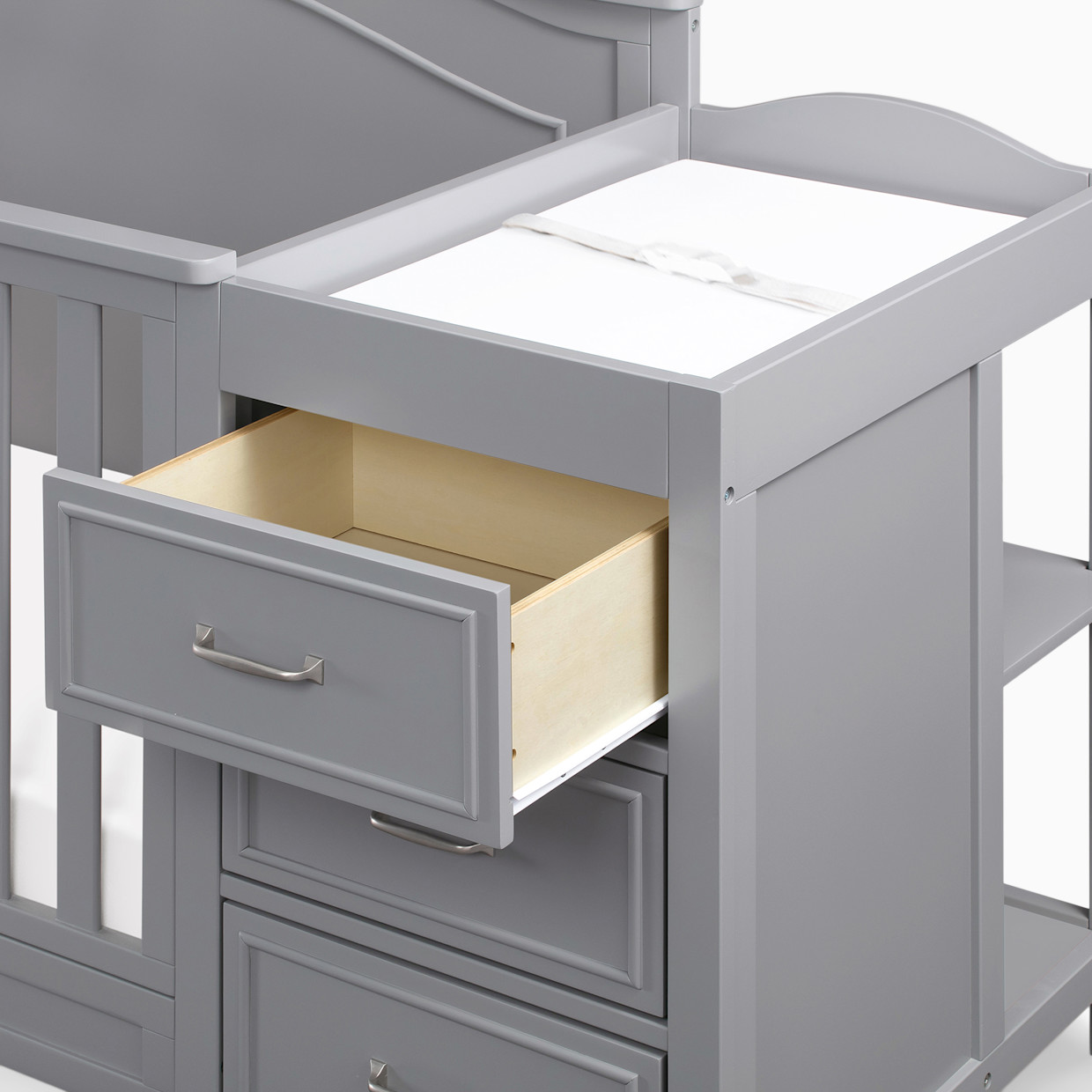 daVinci Charlie 4-in-1 Convertible Crib and Changer Combo - Grey.