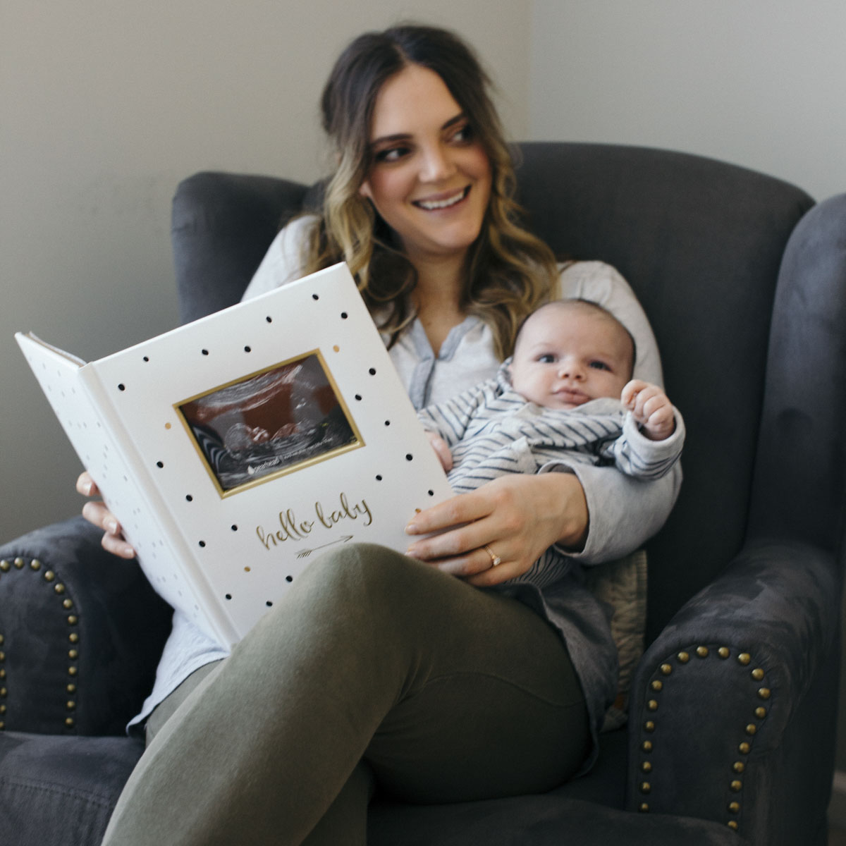 Pearhead Hello Baby Baby Book - White.