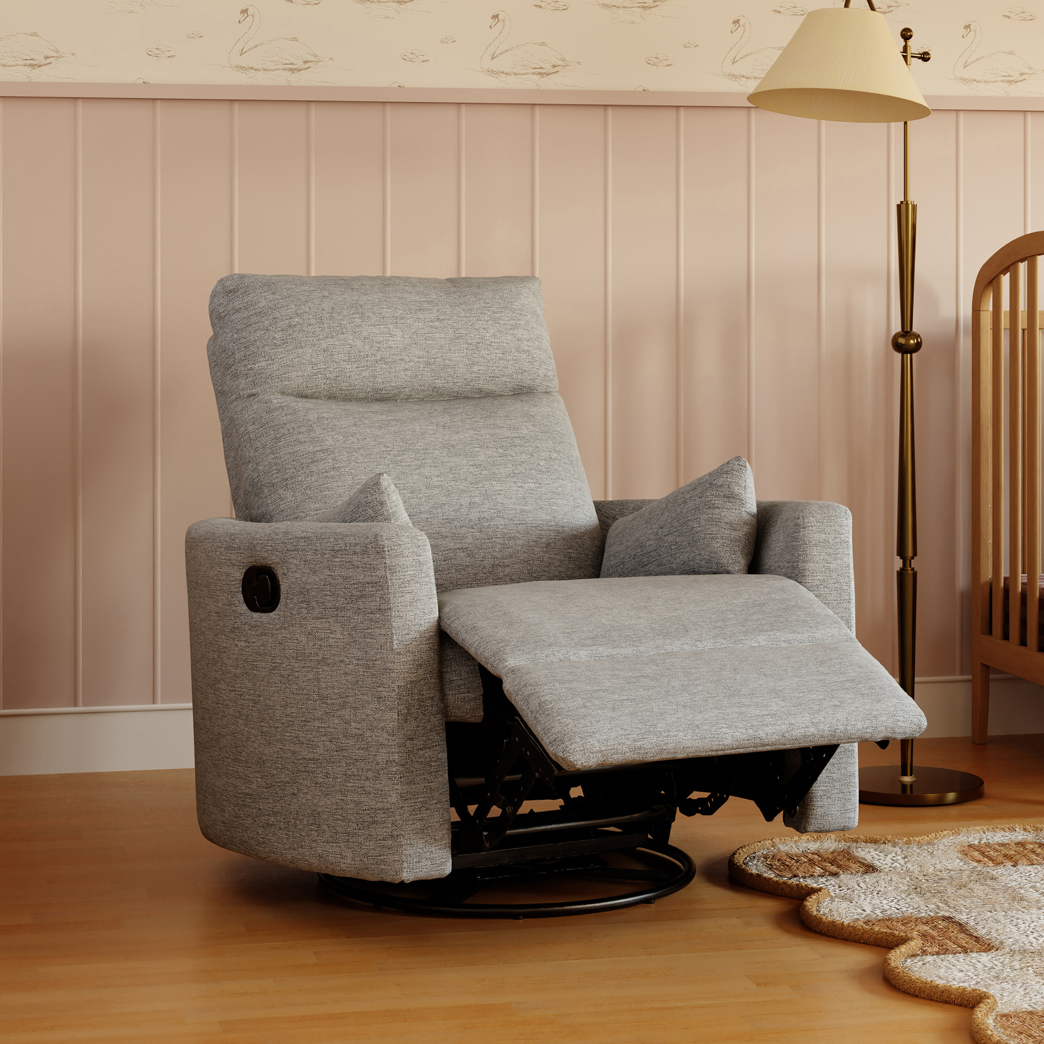 daVinci Atlas Manual Swivel Recliner - Frost Grey.