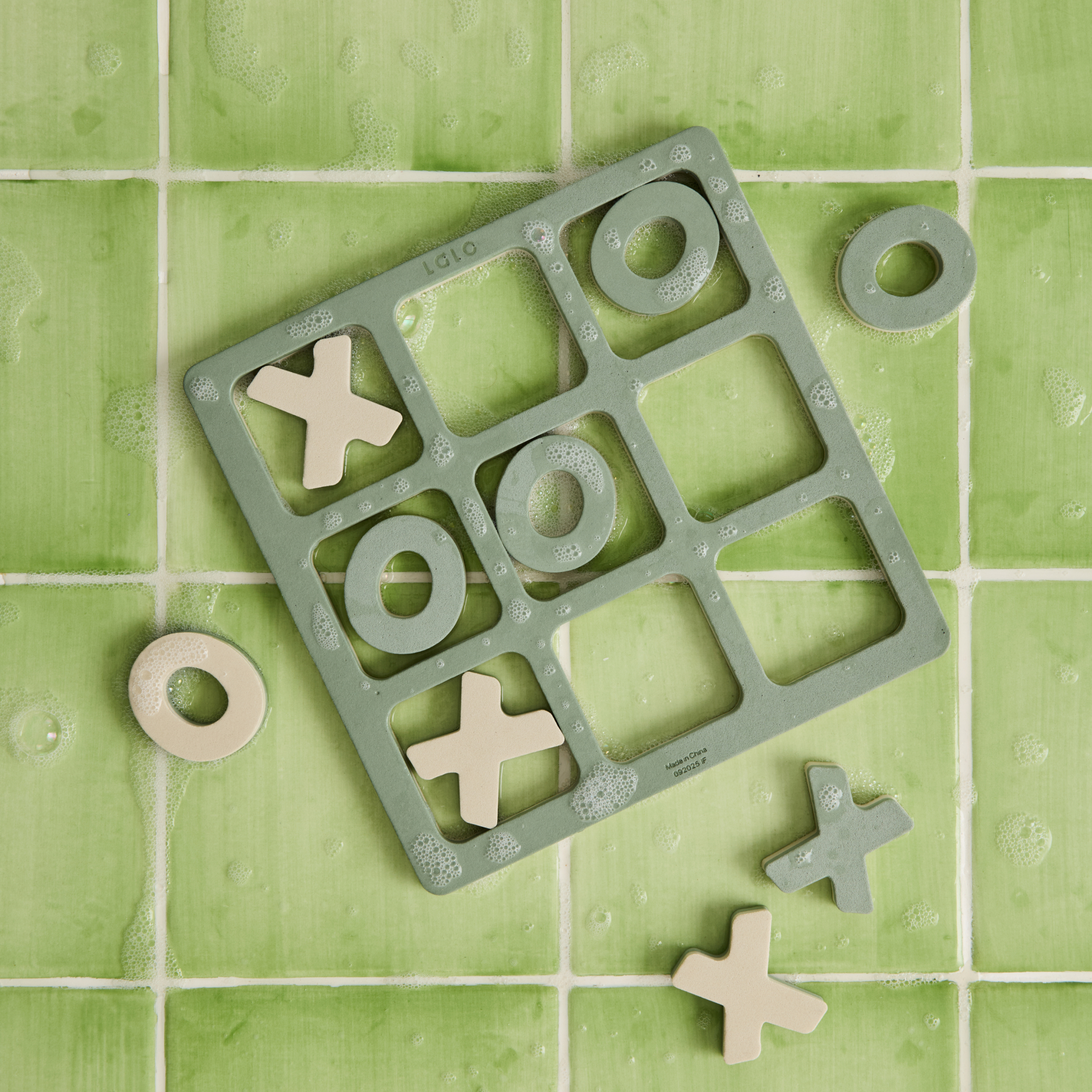 Lalo Bathtime Tic Tac Toe.