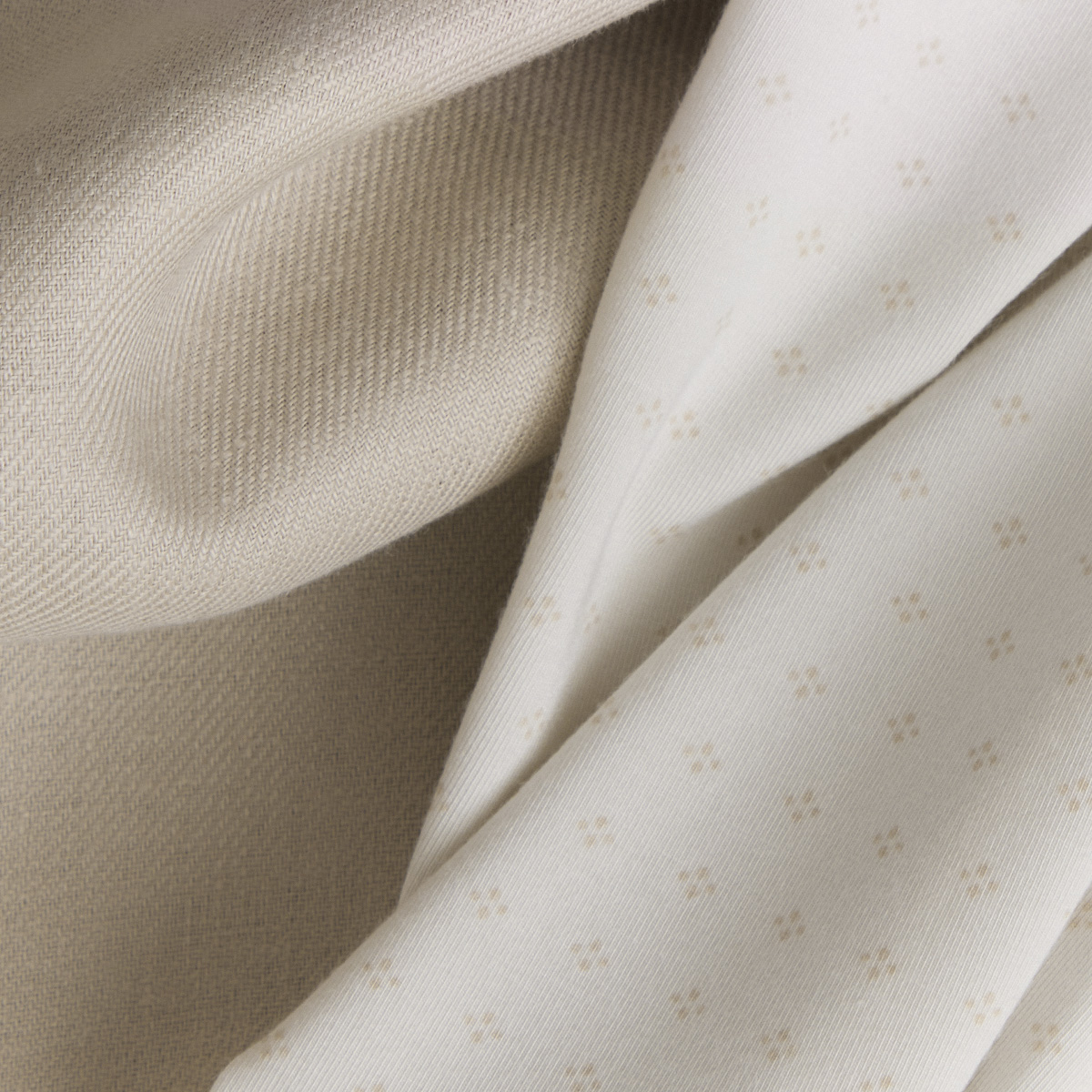 Solly Baby Buckle Carrier - Oat Heritage Dot.