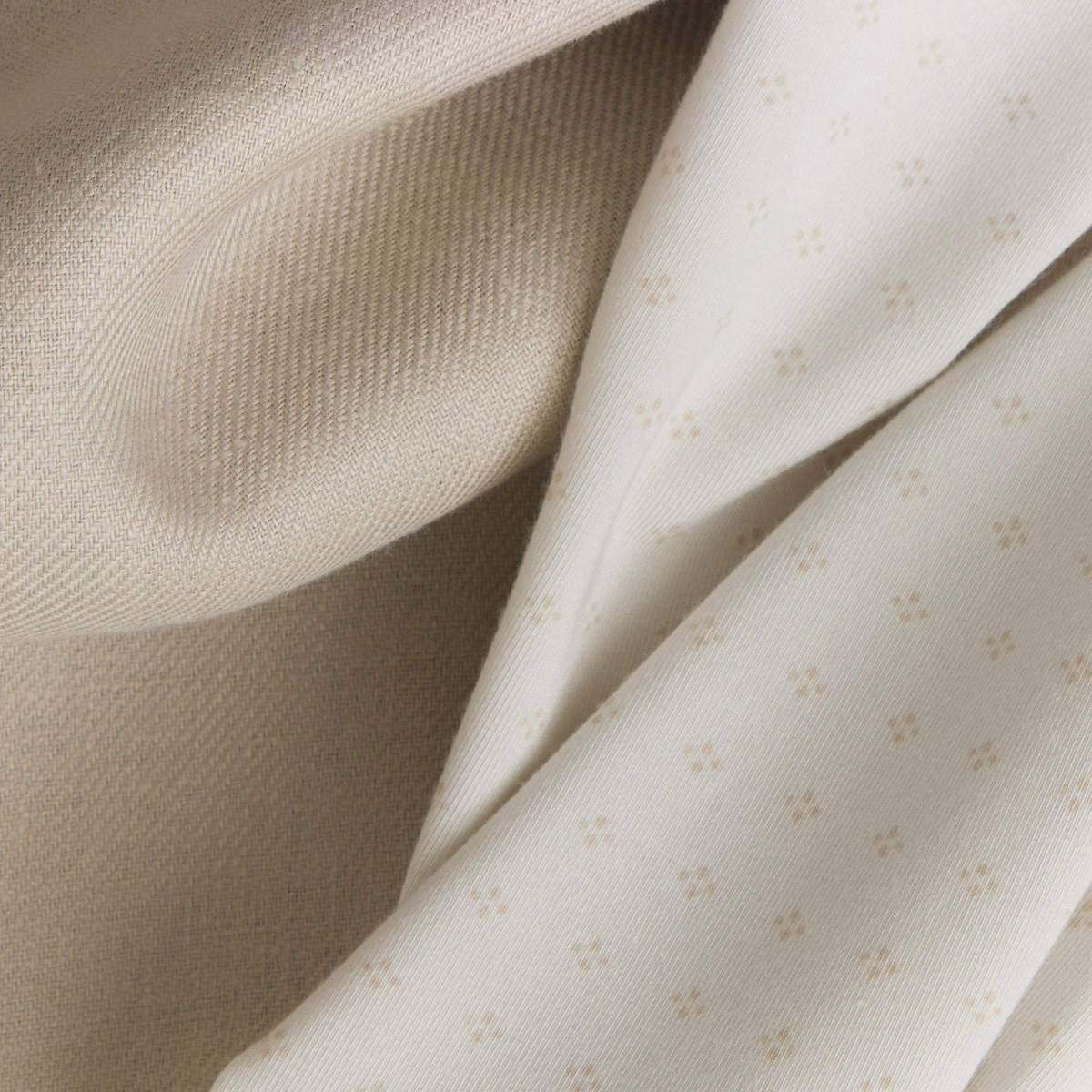 Solly Baby Buckle Carrier - Oat Heritage Dot.