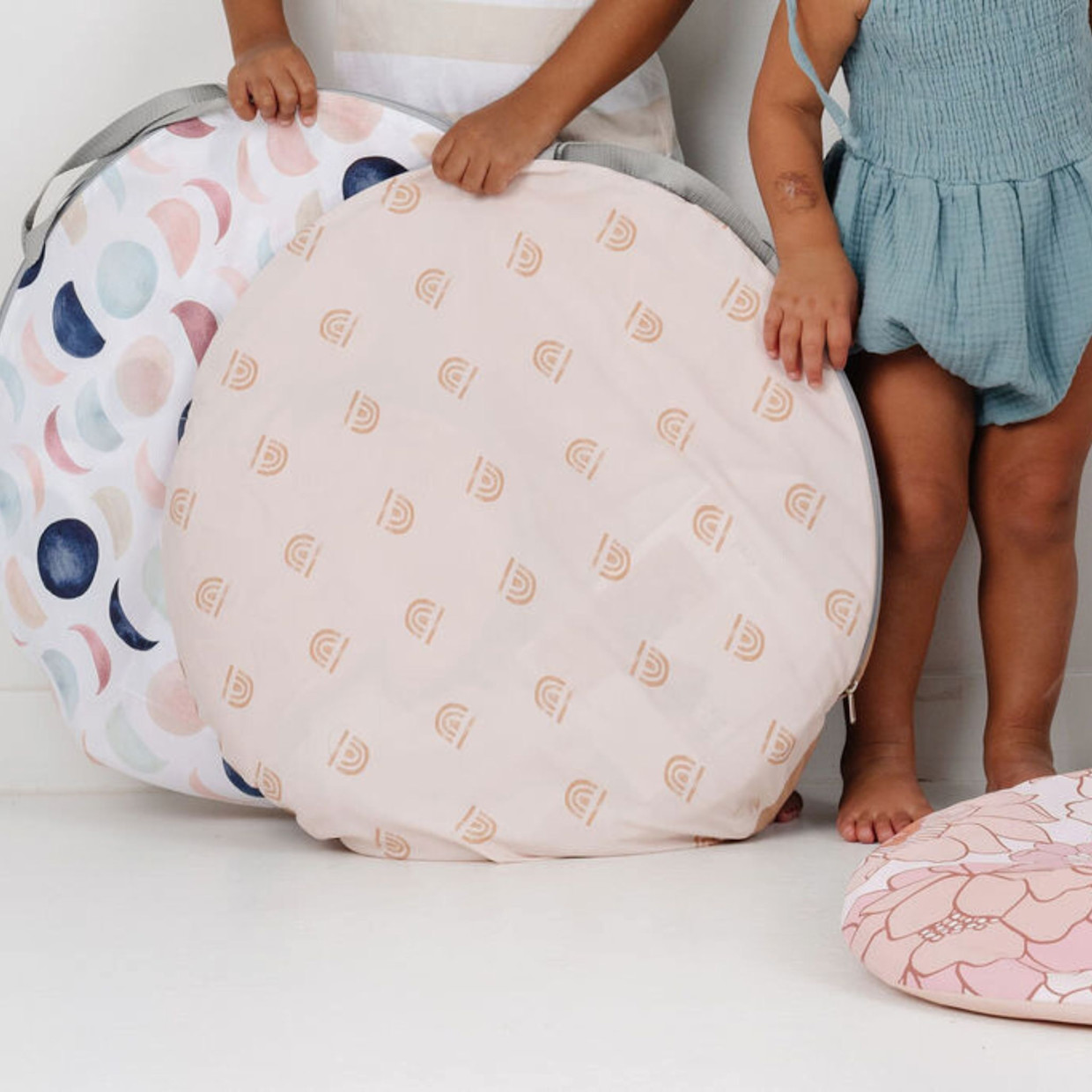 Toki Kids Play Tent - Rainbow Peach.