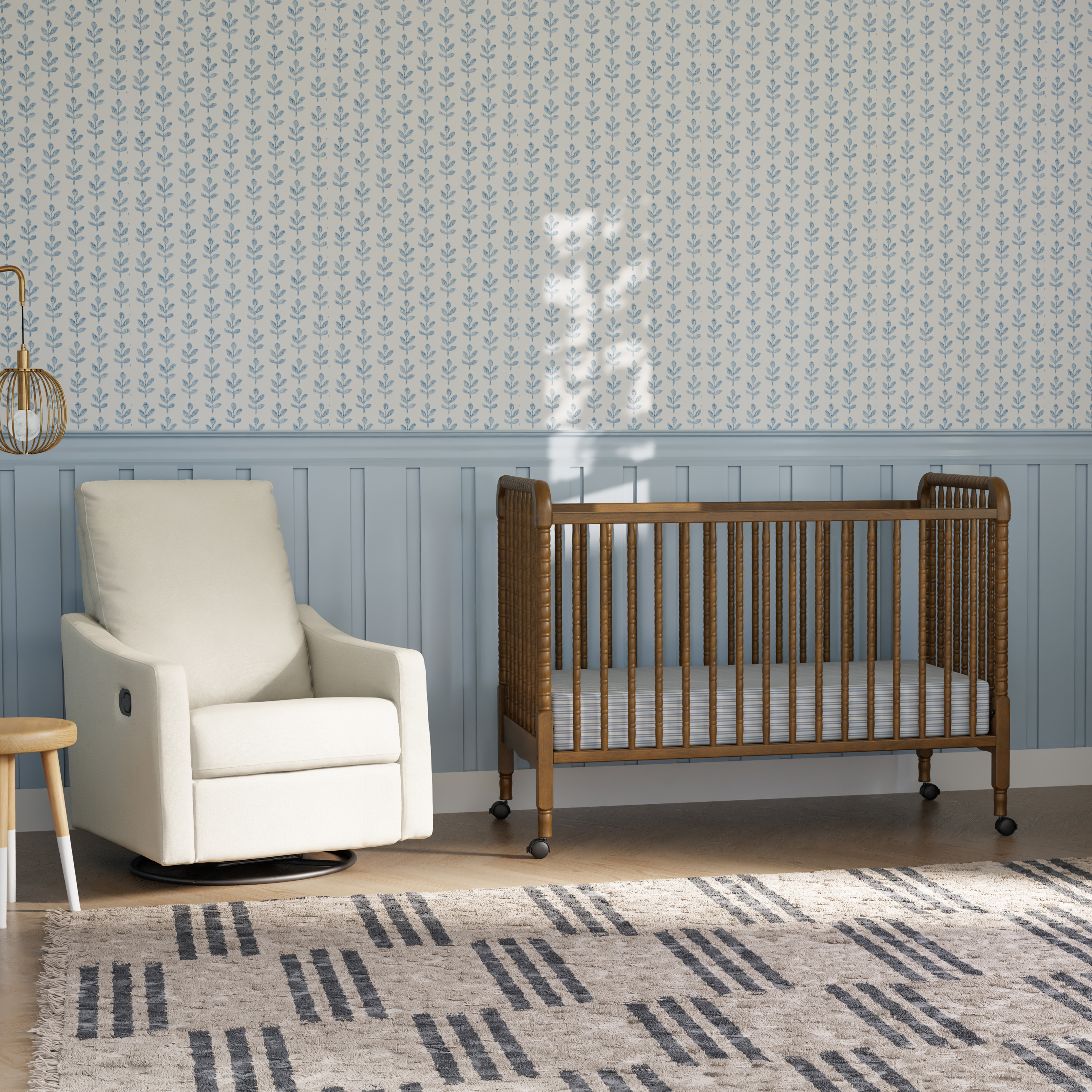 daVinci Jenny Lind 3-in-1 Convertible Crib - Walnut.
