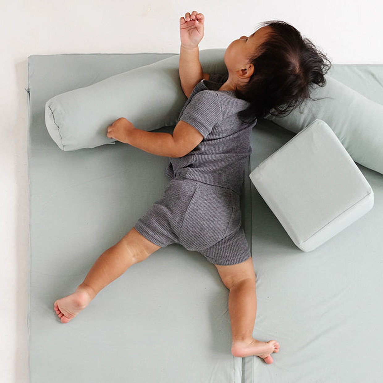 Toki Kids Tummy Time Pillow - Sage.