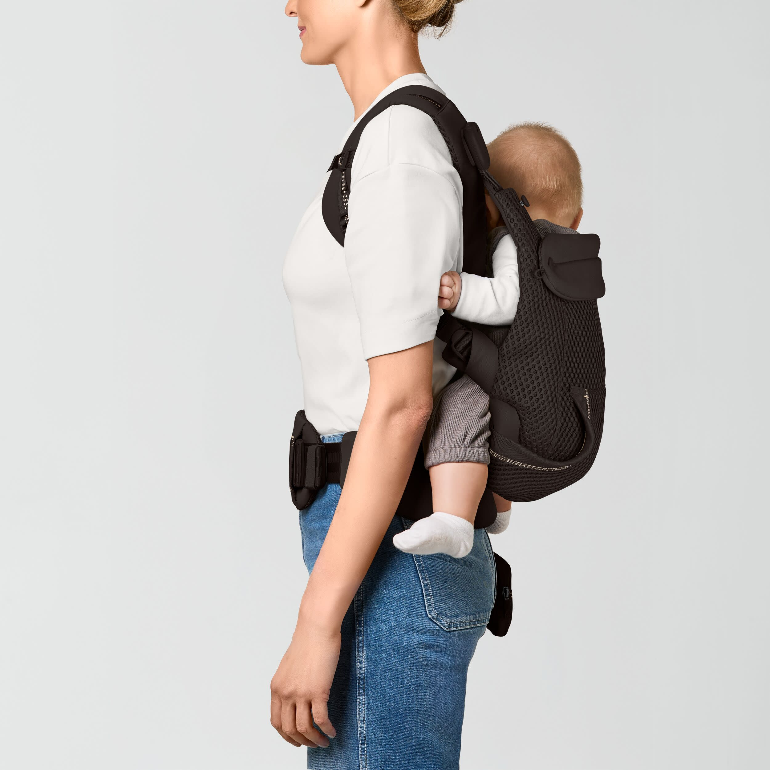 Cybex LAYA Carrier - Chocolate Brown.