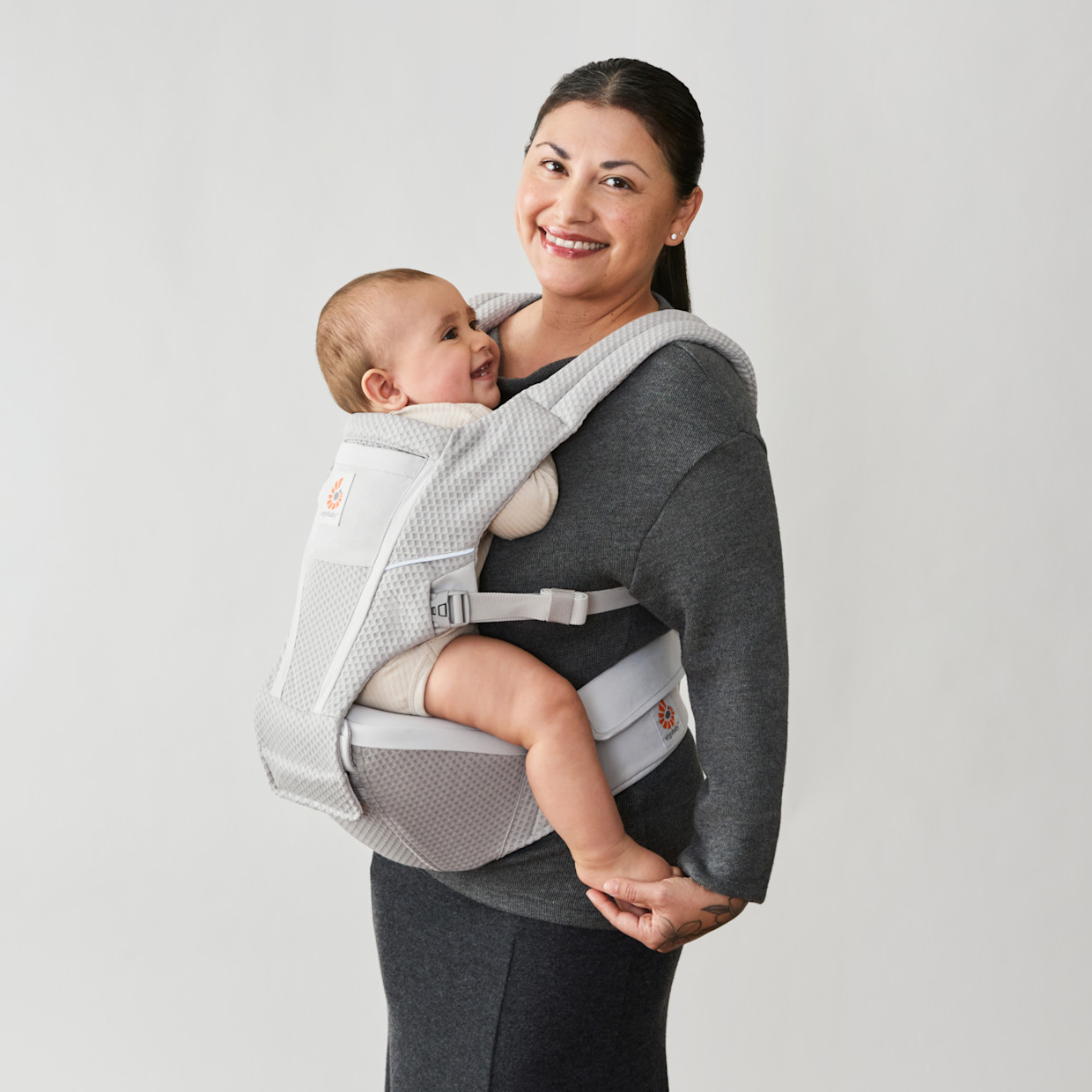 Ergobaby Alta Hip Seat Carrier - Pearl Grey.