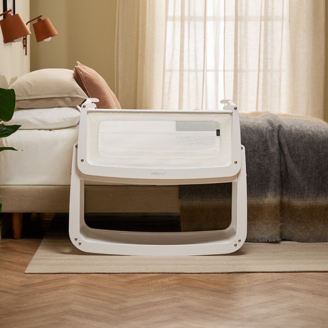 Snüz SnuzPod 5 Bedside Bassinet - White.