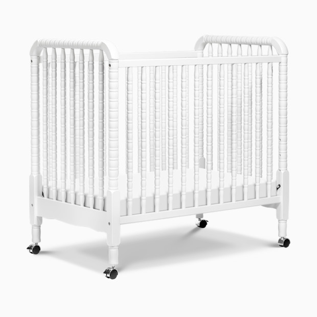 daVinci Jenny Lind 3-in-1 Convertible Mini Crib.