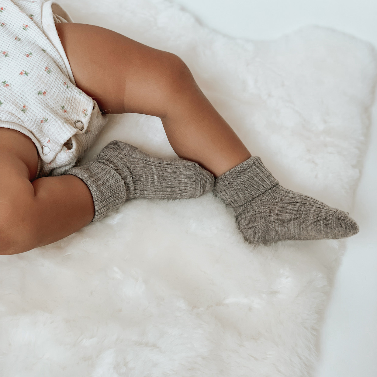 Woolino 100% Natural Australian Lambskin Rug - 2’ X 3’.