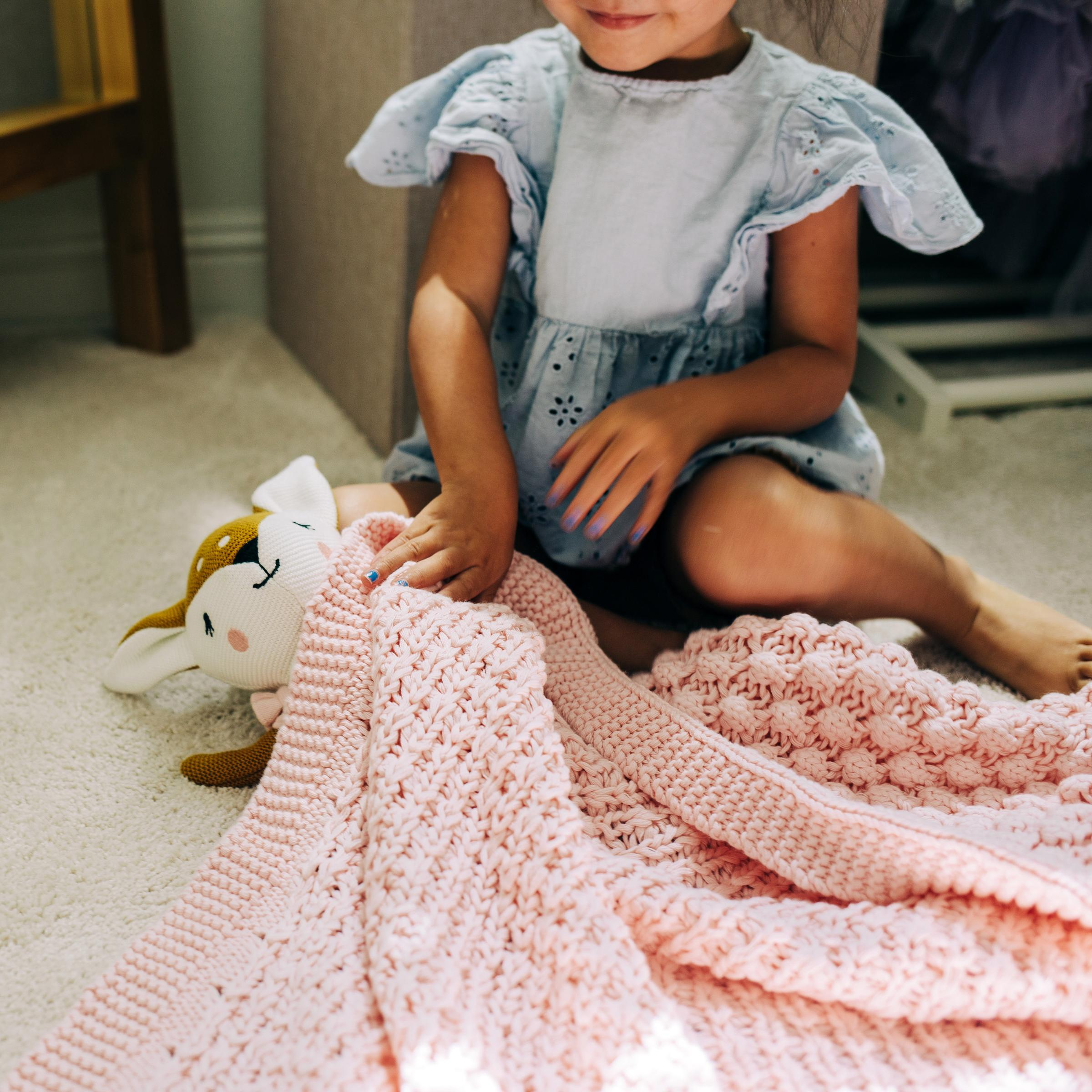 Loomsake 2-Piece Chunky Blanket Set - Cerise Pink, Os.