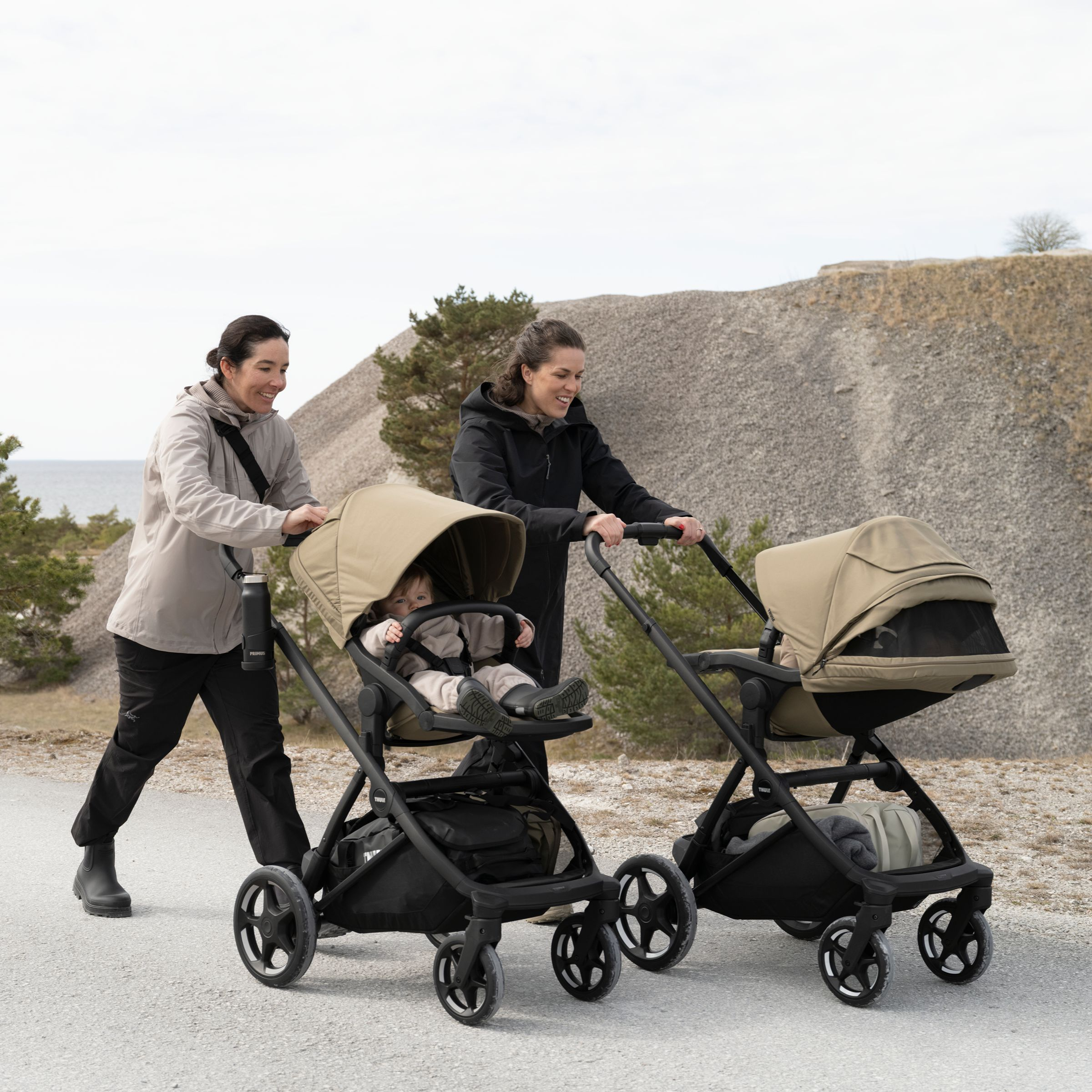 Thule Charm Stroller - Black.