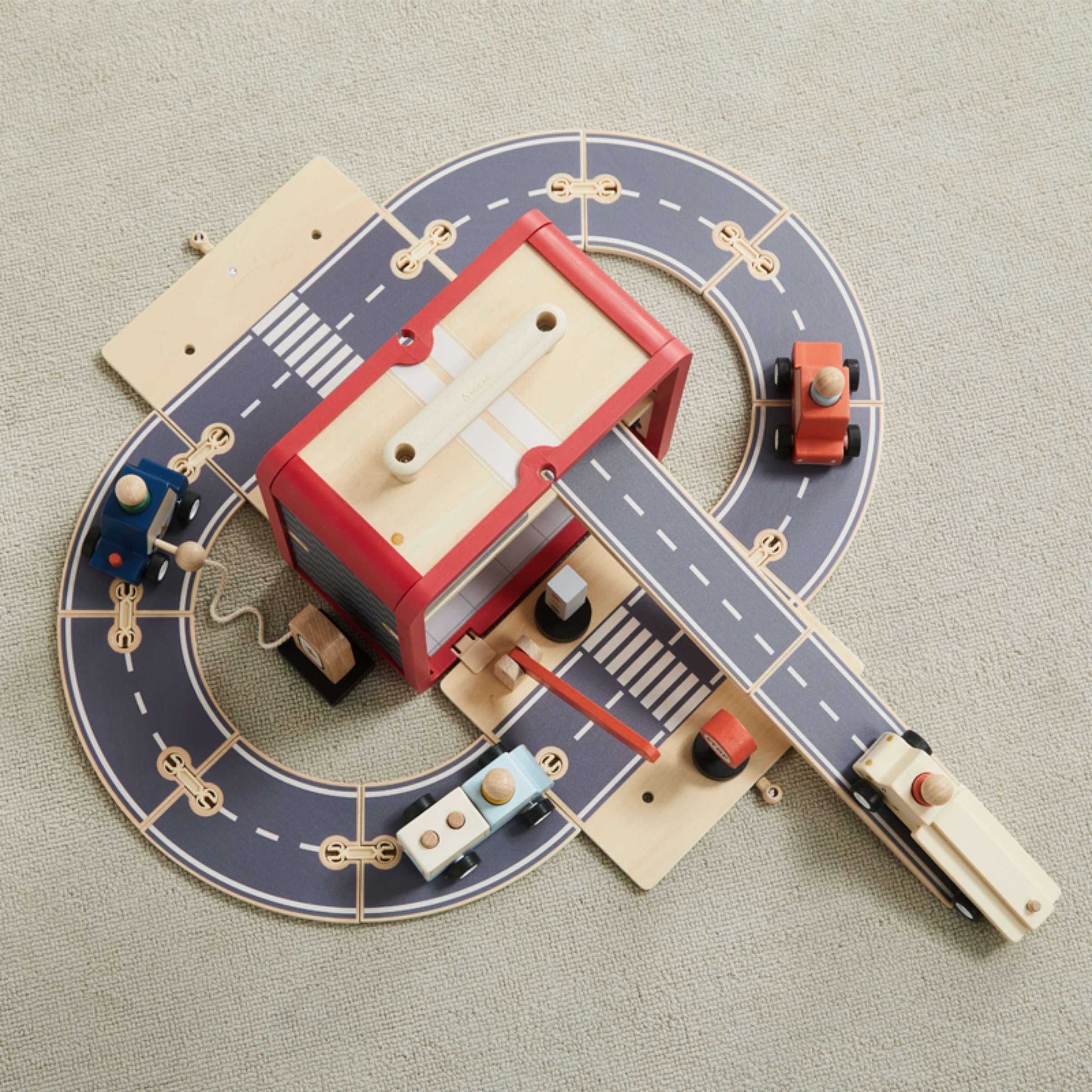 Wonder & Wise Take with Me Garage.