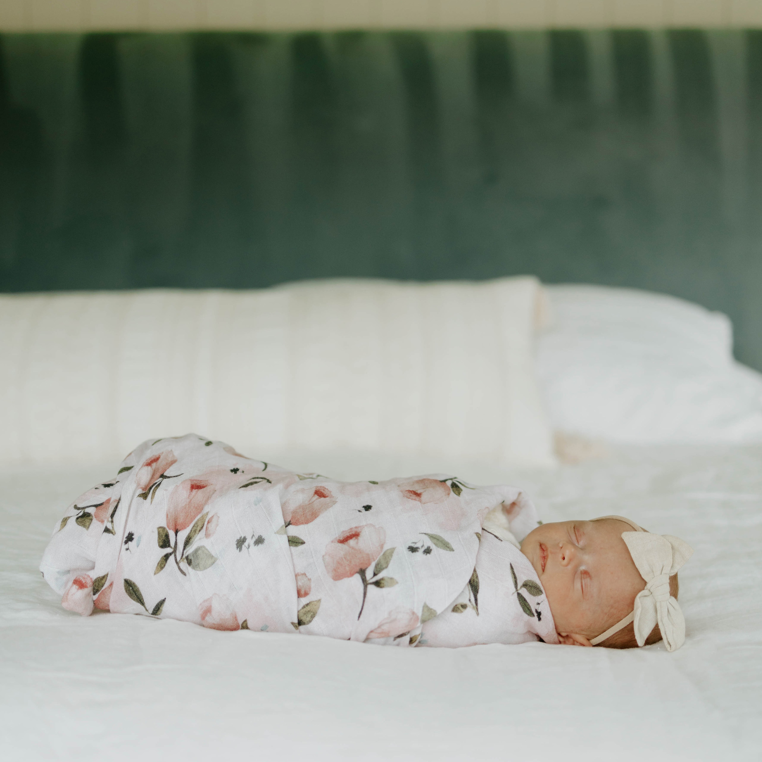 Little Unicorn Organic Cotton Muslin Swaddle Blanket 2 Pack - Watercolor Floret.