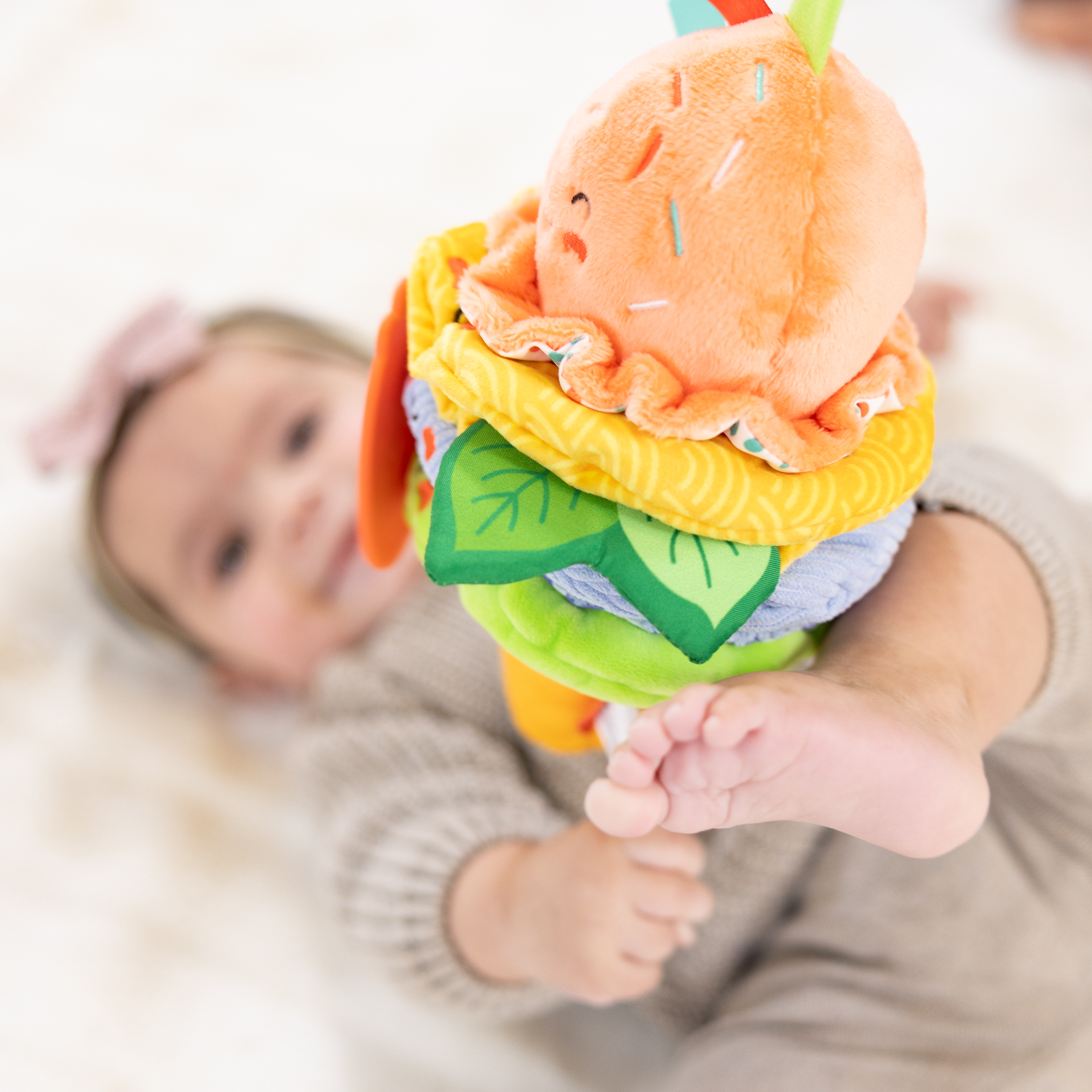 Melissa & Doug Ice Cream Take-Along Pull Toy.